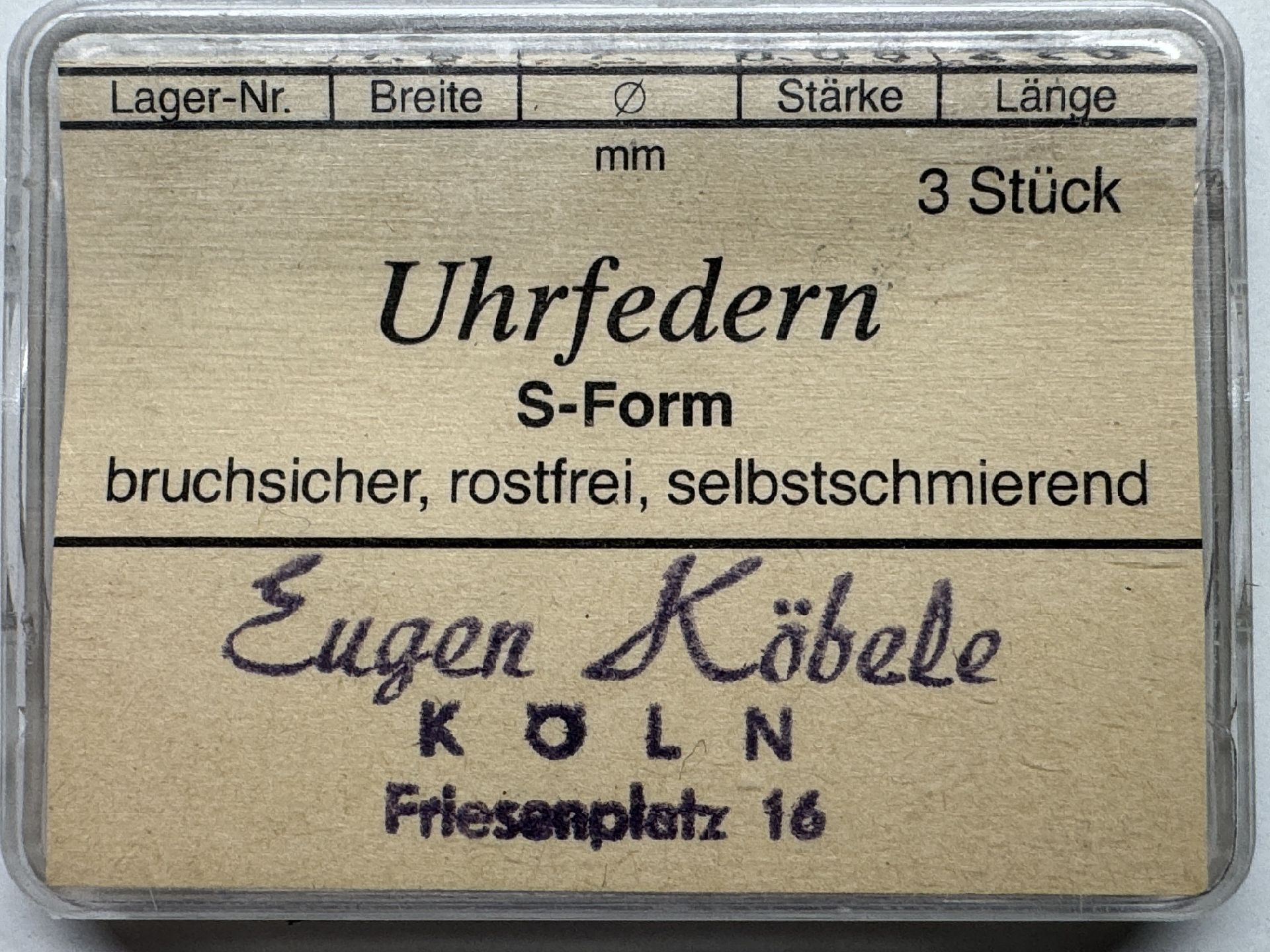 Verpackung mit drei bruchsicheren, rostfreien Uhrfedern in S-Form.