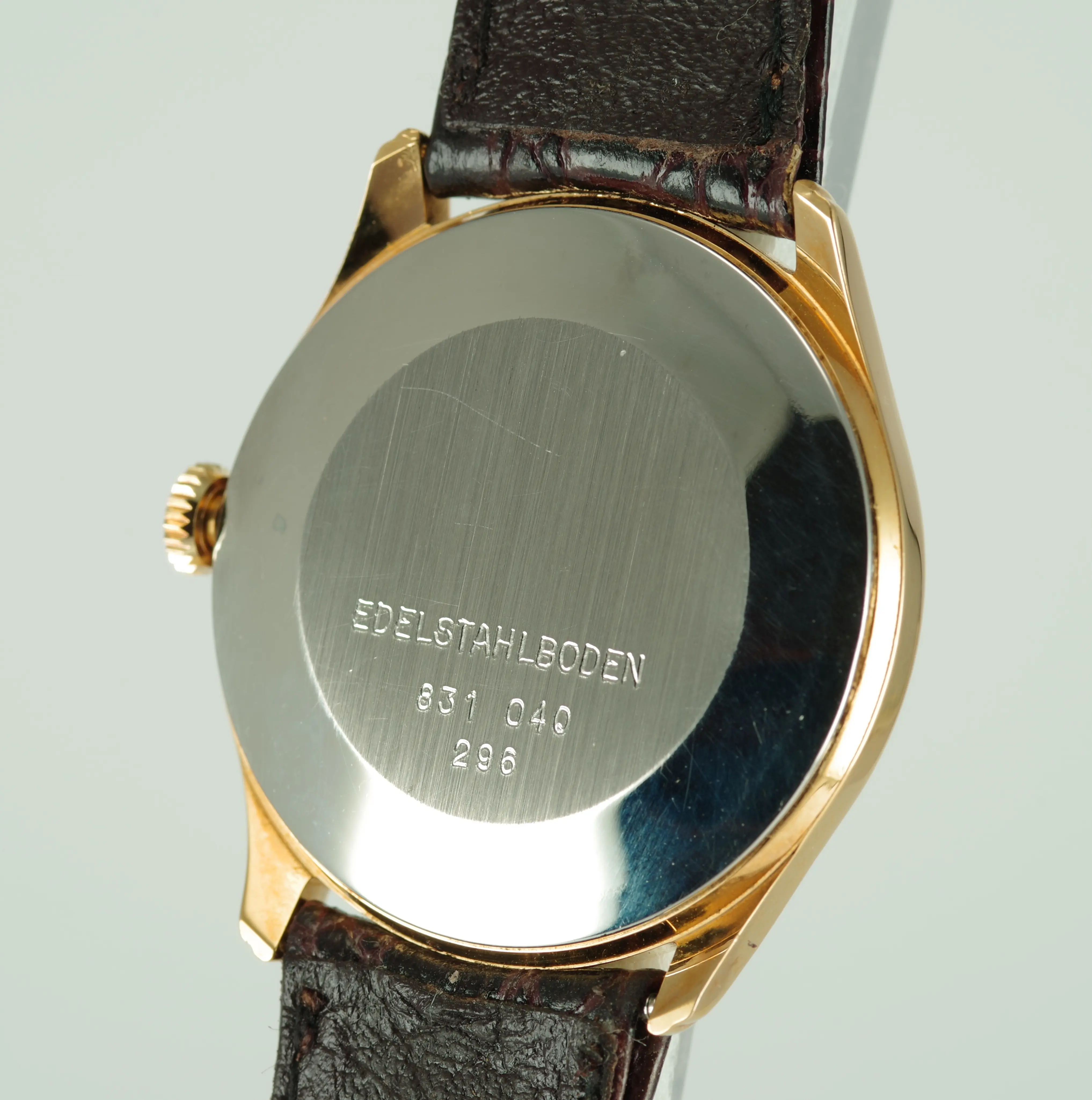 Dugena Vintage Handaufzug Unisex Datum bei 12 Uhr Dugena Vintage Handaufzug Unisex Datum bei 12 Uhr