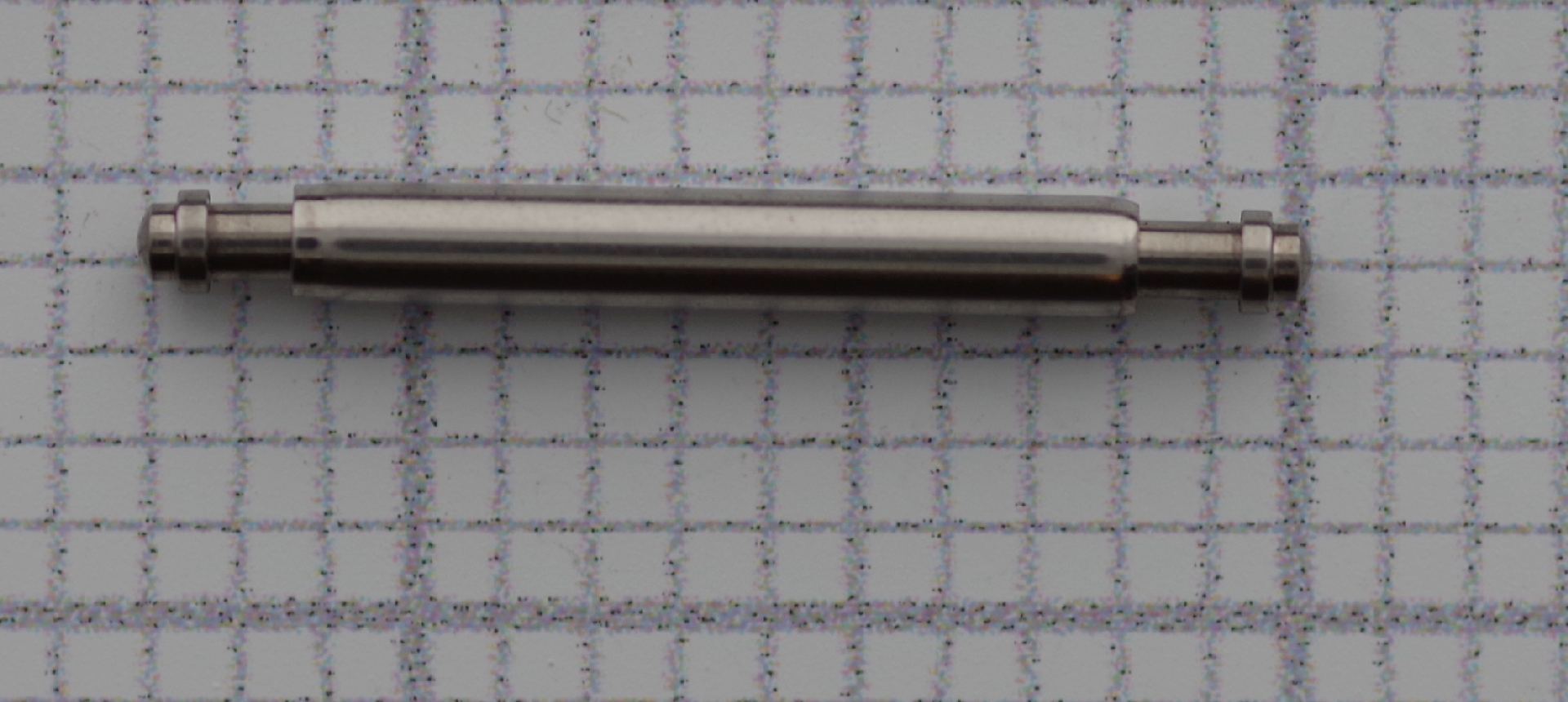 Silberner Federsteg aus Edelstahl für Uhrenarmbänder, Länge 20 Millimeter.