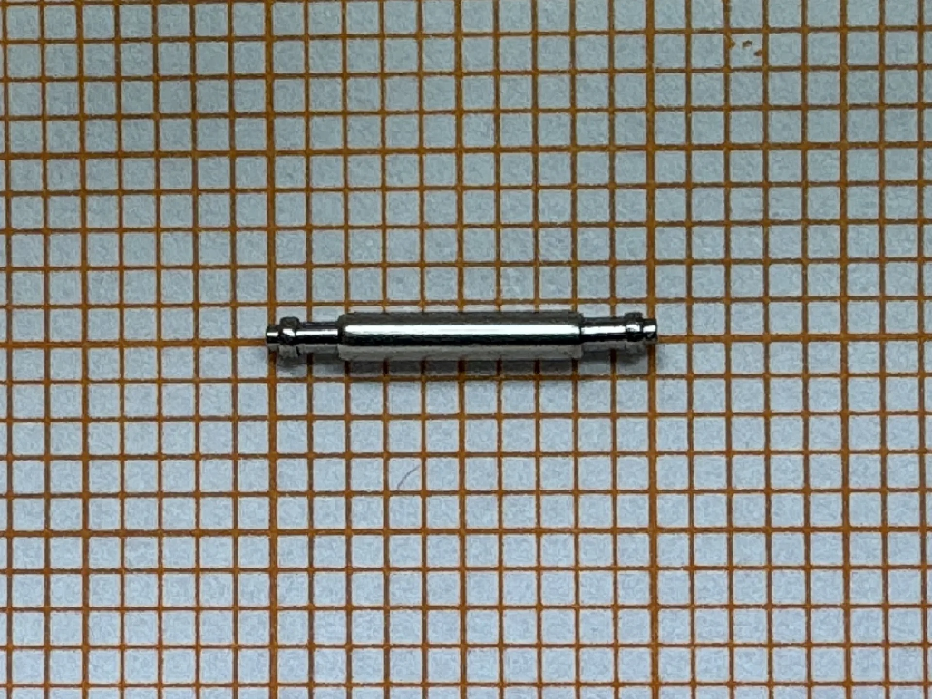 Federsteg Metall Metallischer Federsteg für die Befestigung von Uhrenarmbändern.