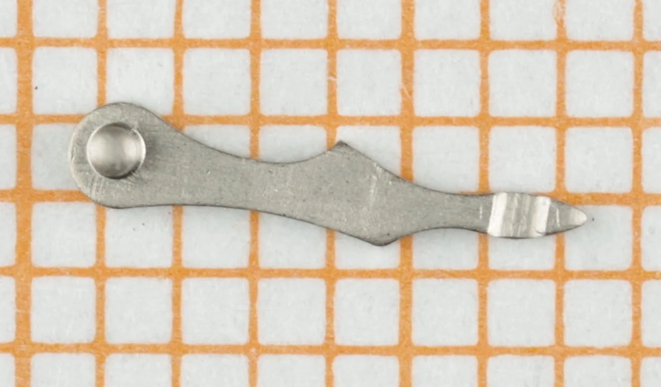Uhrwerk Hebel Metall Kleiner Metallhebel als Ersatzteil für Uhrwerke.