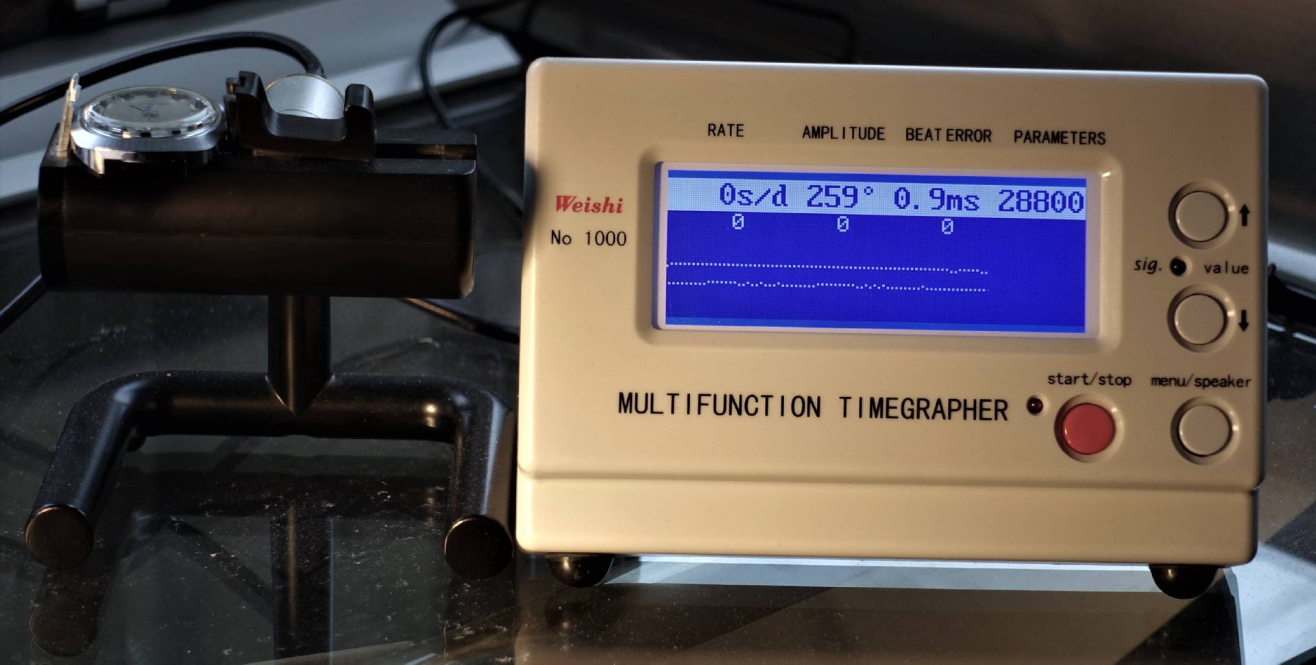 Elektronisches Messgerät zur Überprüfung der Ganggenauigkeit von mechanischen Uhren.