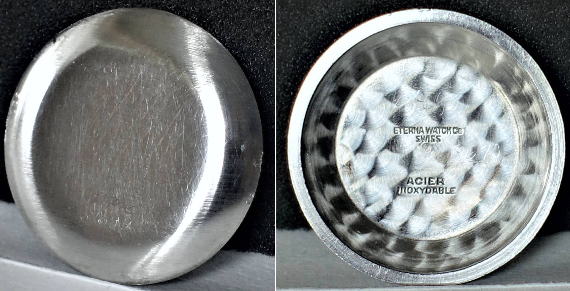 Zwei Ansichten eines silberfarbenen Uhrenbodendeckels, außen gebürstet und innen mit Gravuren der Marke Eterna Watch Co Swiss sowie der Materialangabe acier inoxydable.