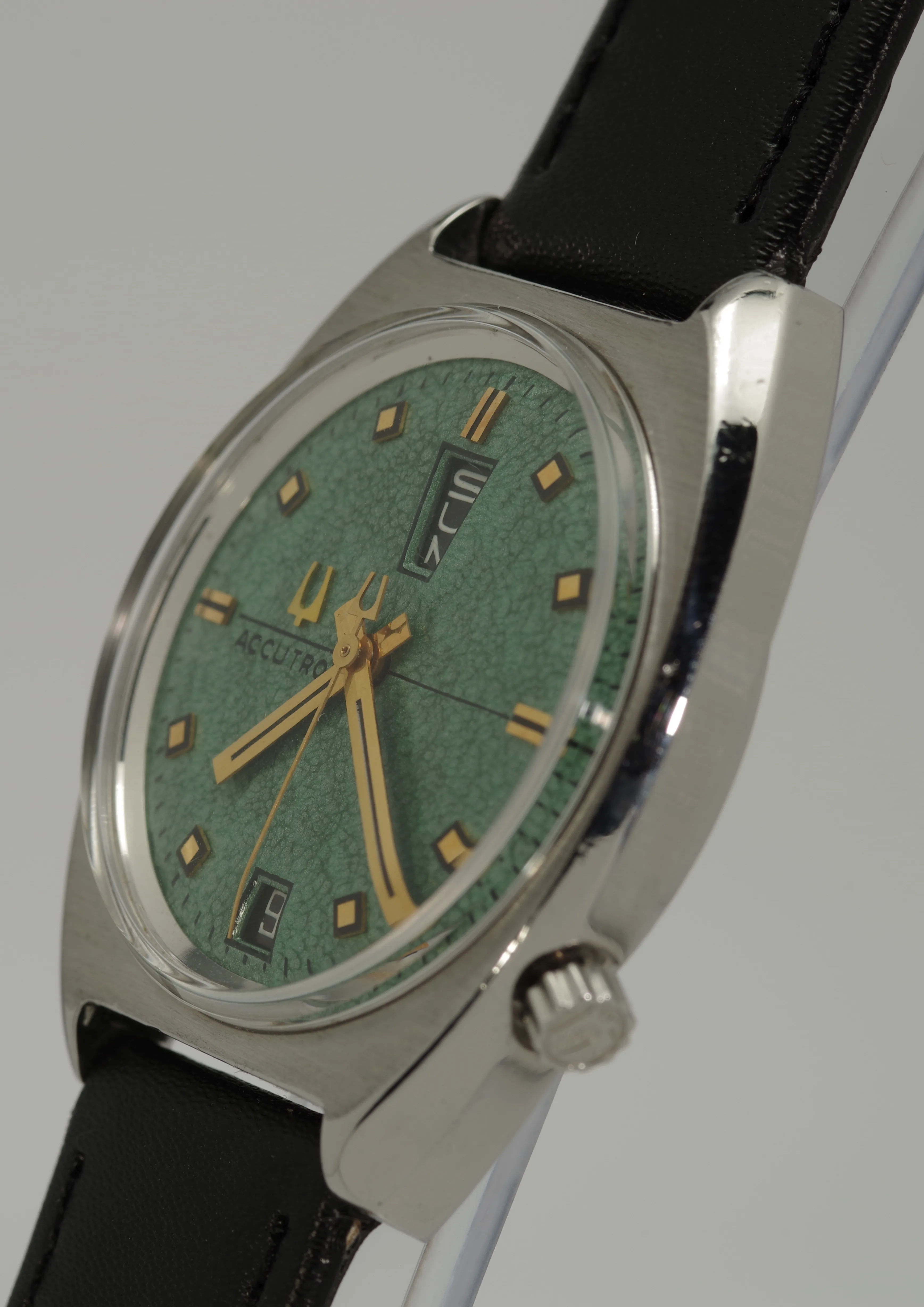 Bulova Accutron Day Date Jade 1973 Cal. 2182 1.35V