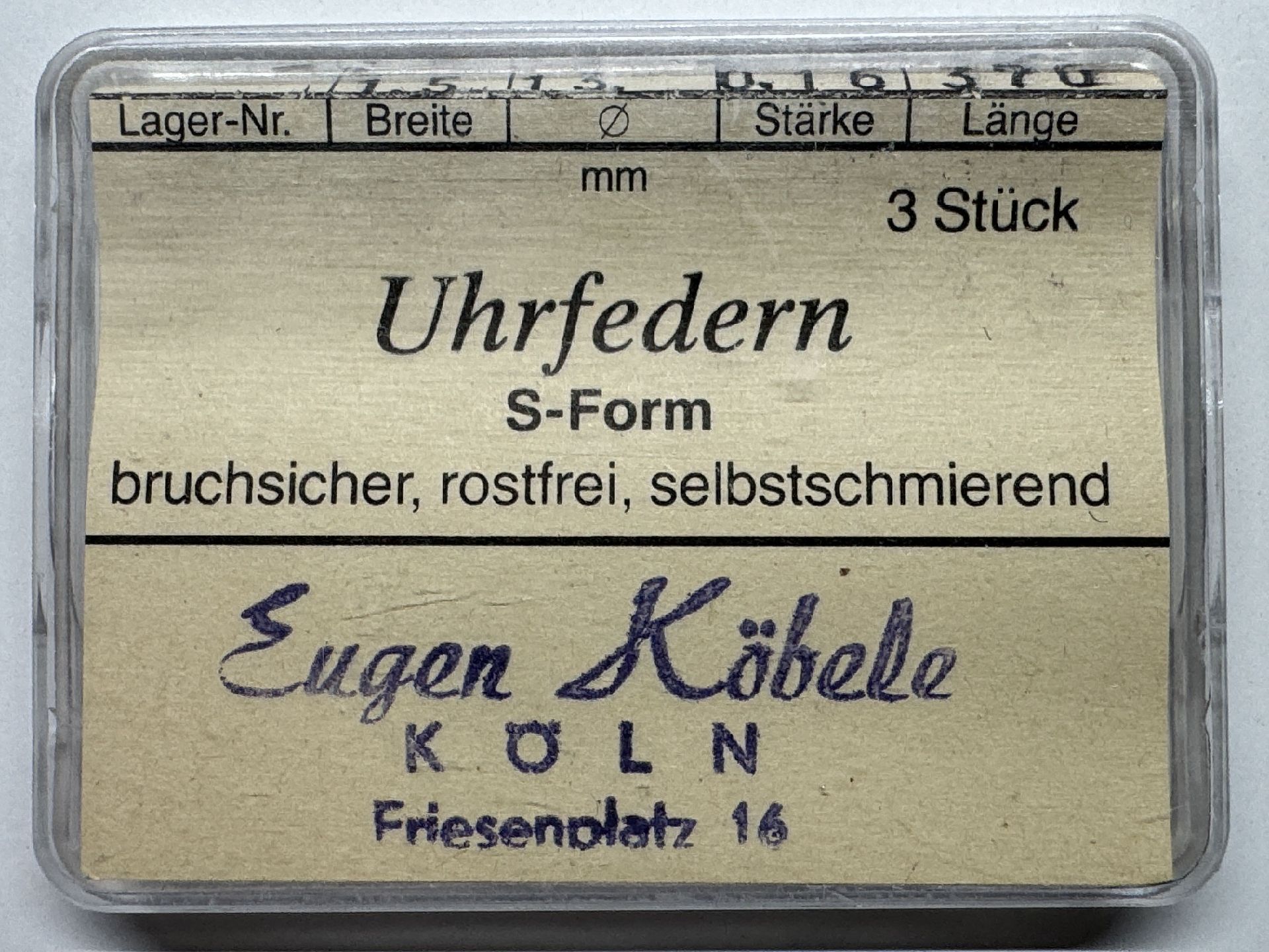 Verpackung mit drei bruchsicheren, rostfreien und selbstschmierenden Uhrfedern in S-Form.
