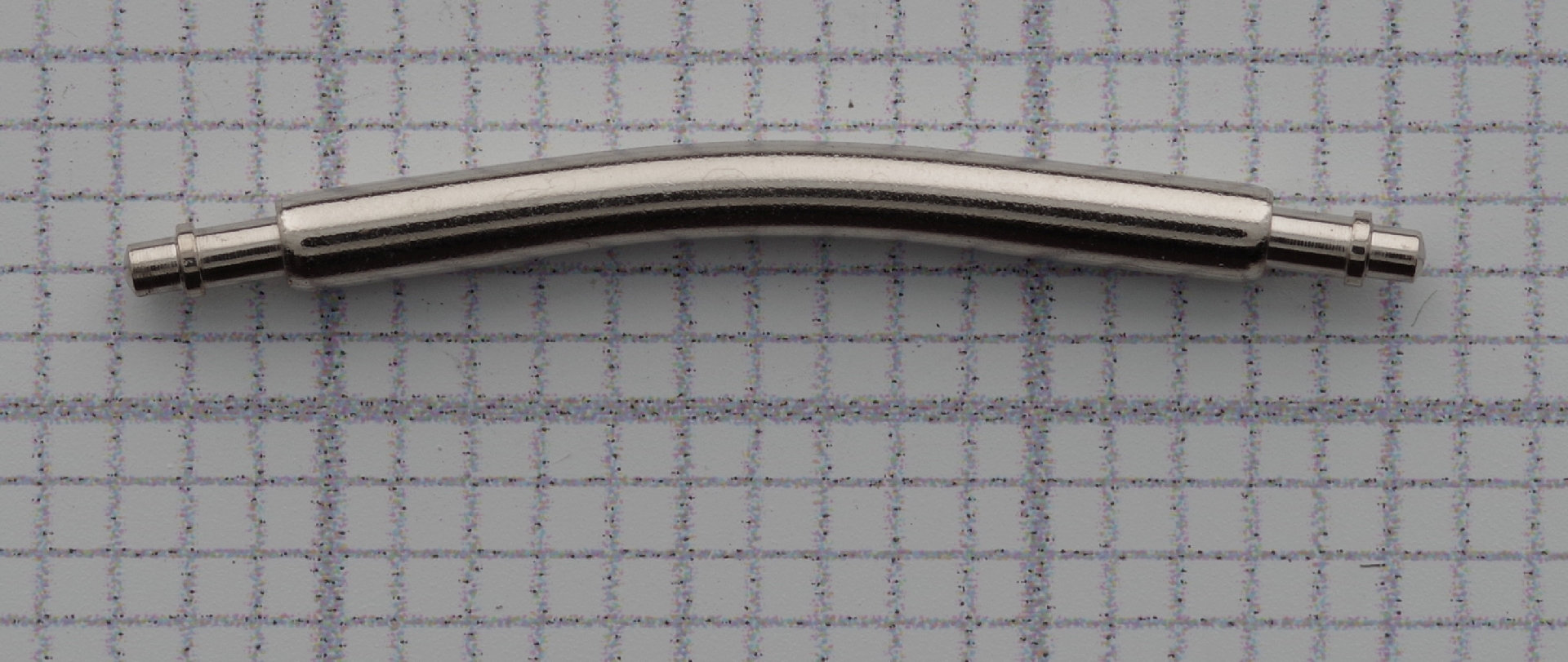Gebogener Federsteg aus silberfarbenem Edelstahl für Uhrenarmbänder.