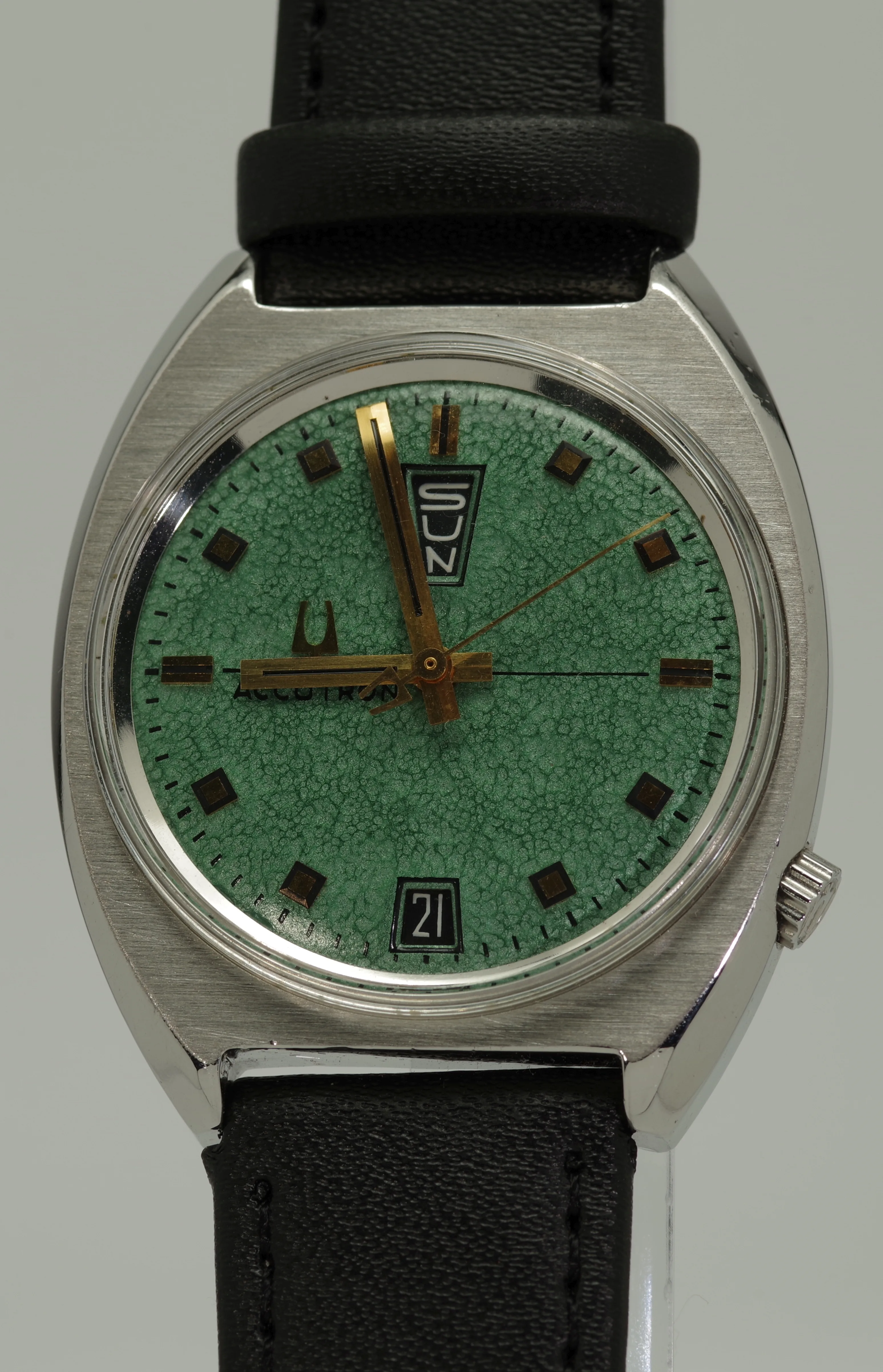 Bulova Accutron Day Date Jade 1973 Cal. 2182 1.35V