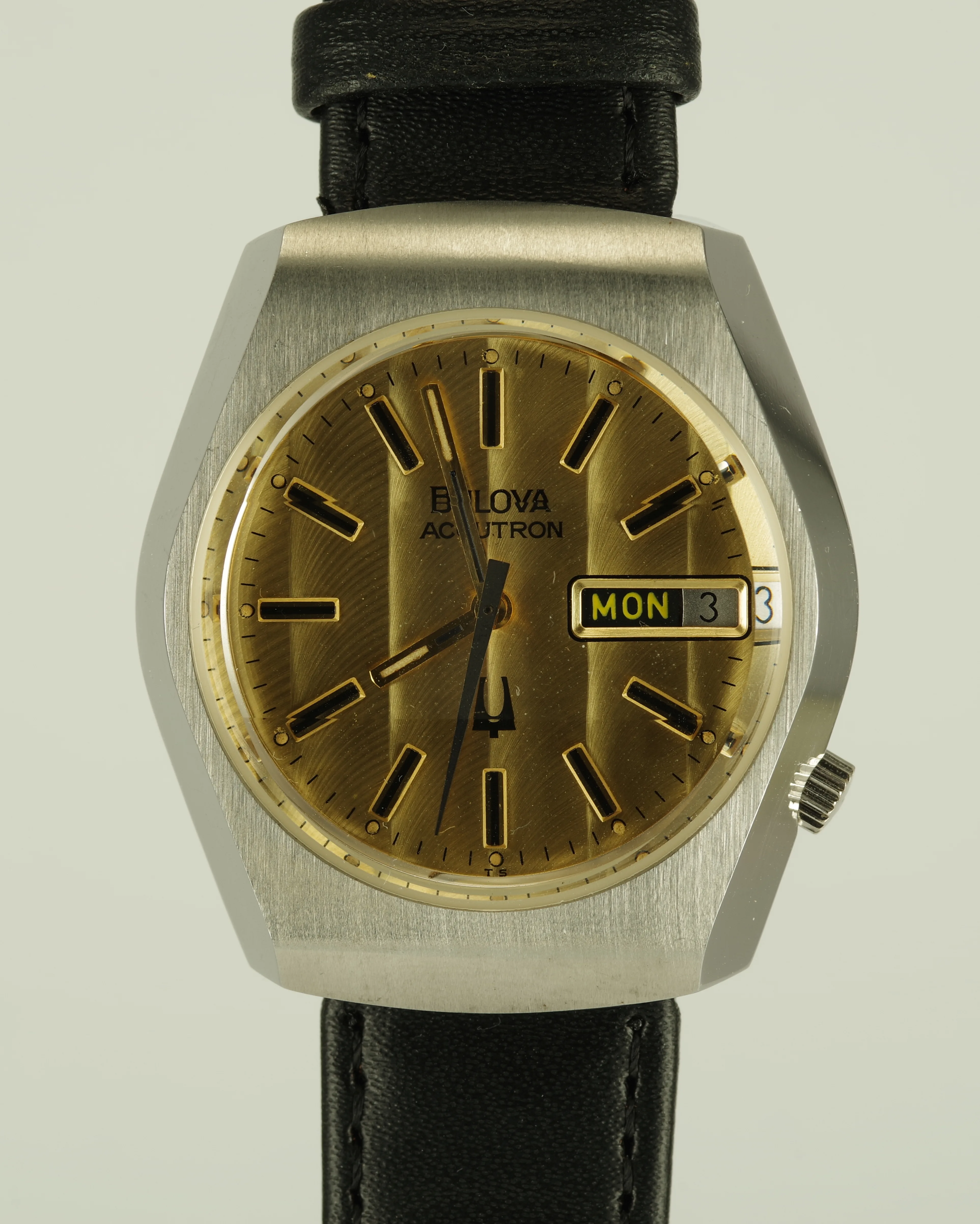 Bulova Accutron Day Date Herren Armbanduhr 1976 Facette