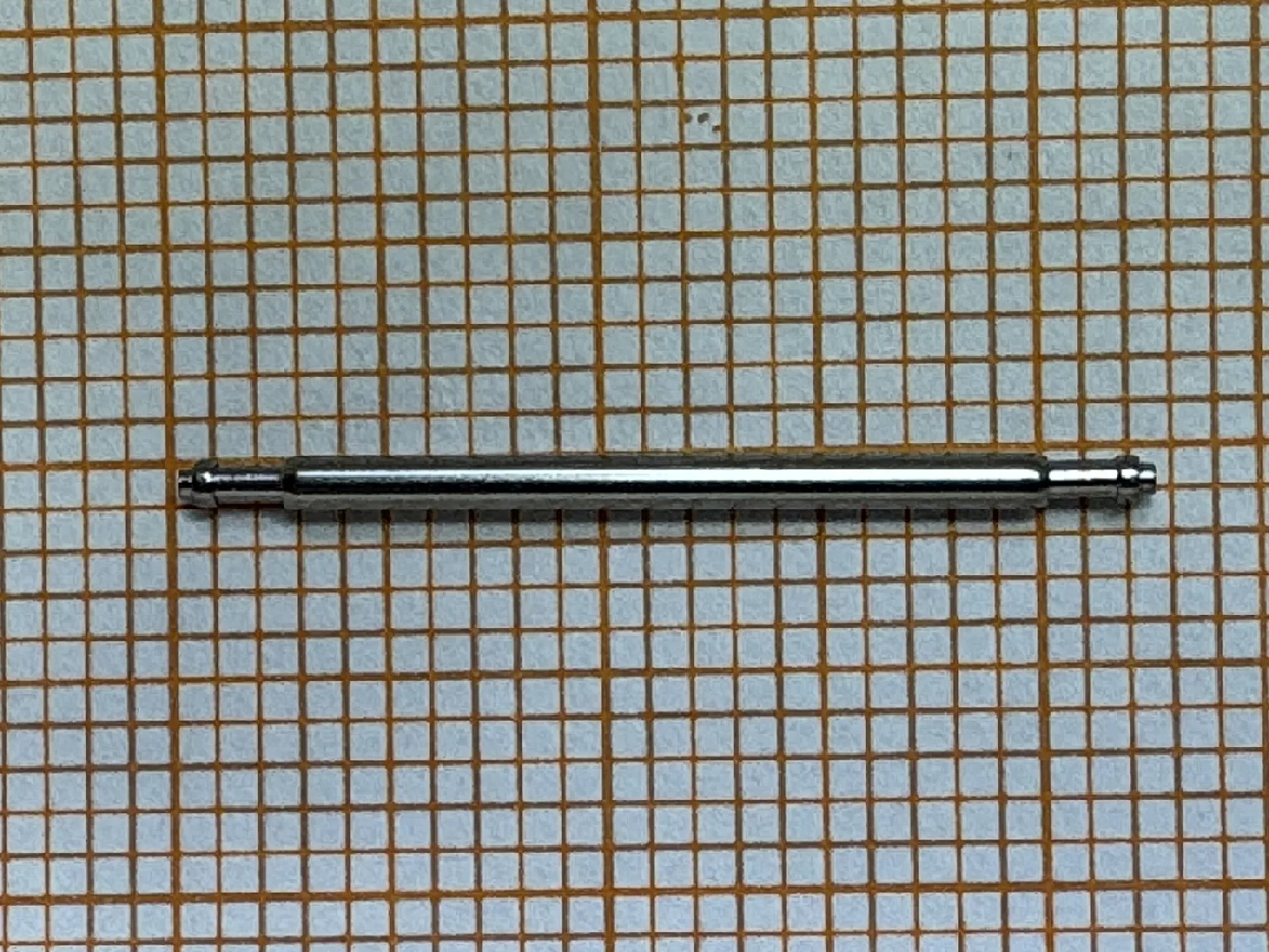 Metallener Federsteg für Uhrenarmbänder.