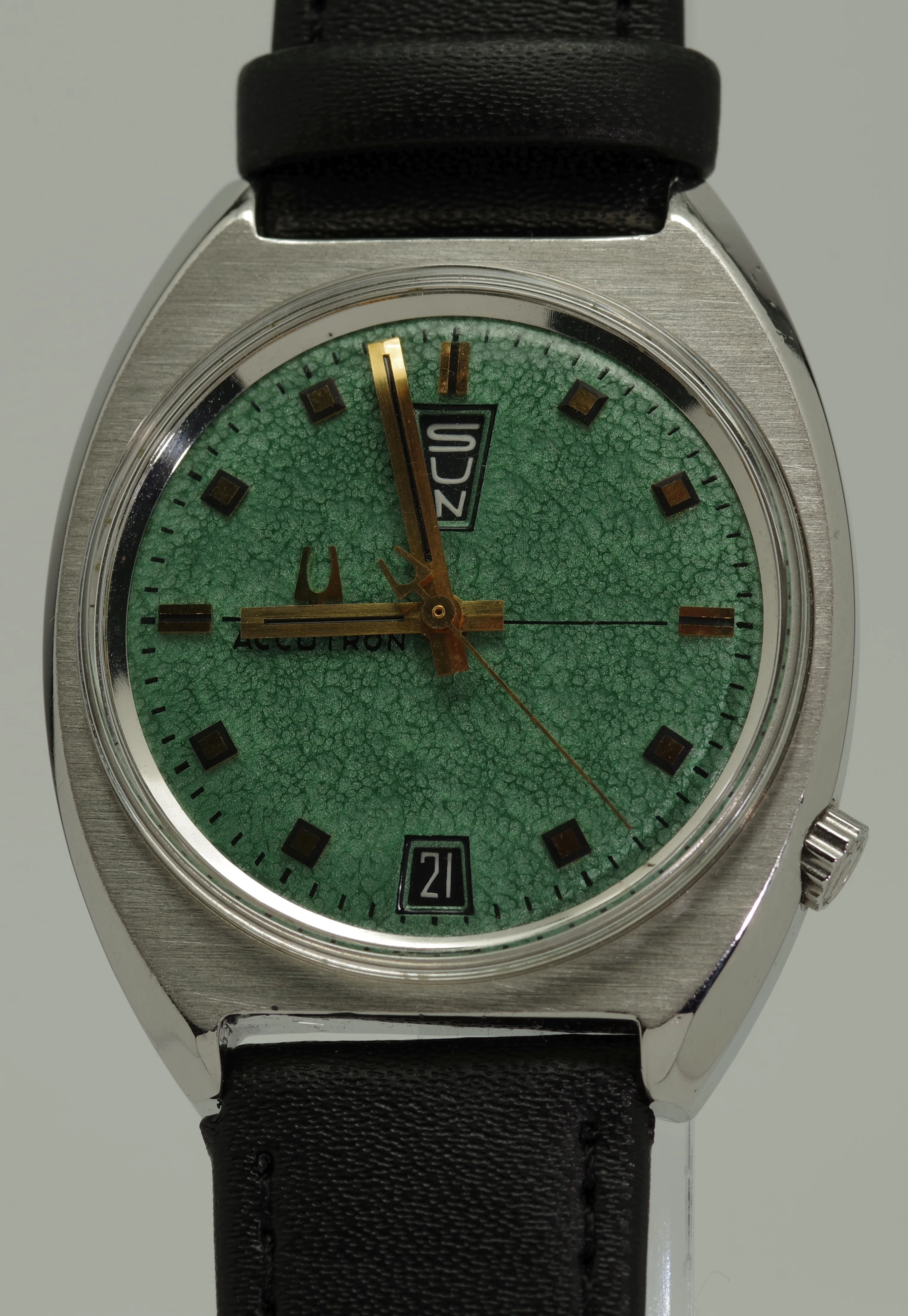 Bulova Accutron Day Date Jade 1973 Cal. 2182 1.35V