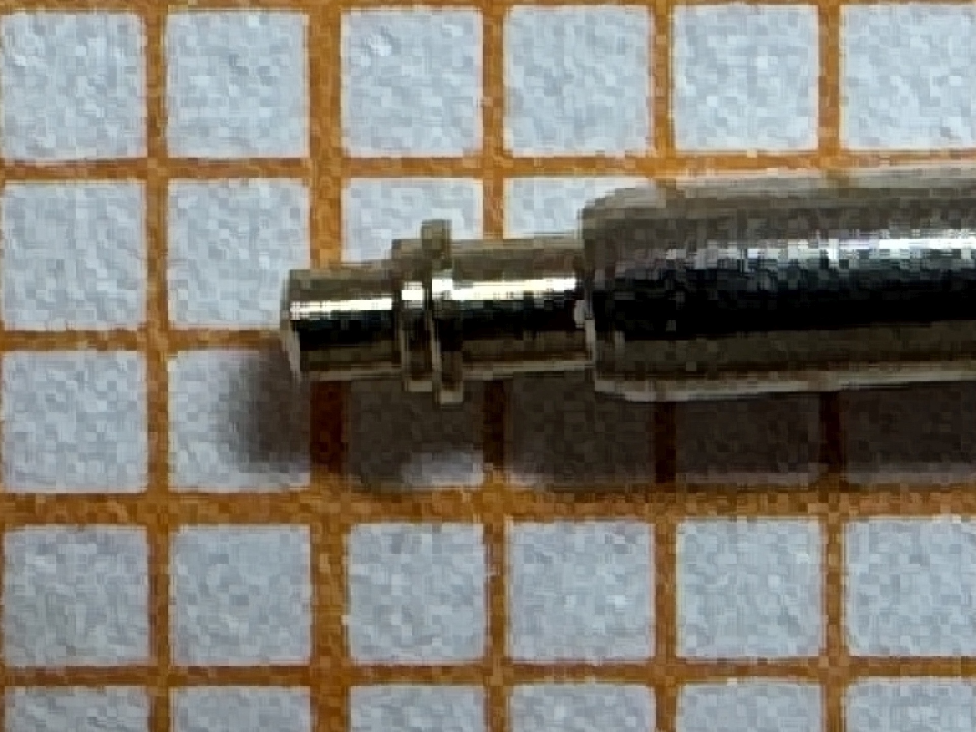 Metallischer Federsteg für Uhrenarmbänder.