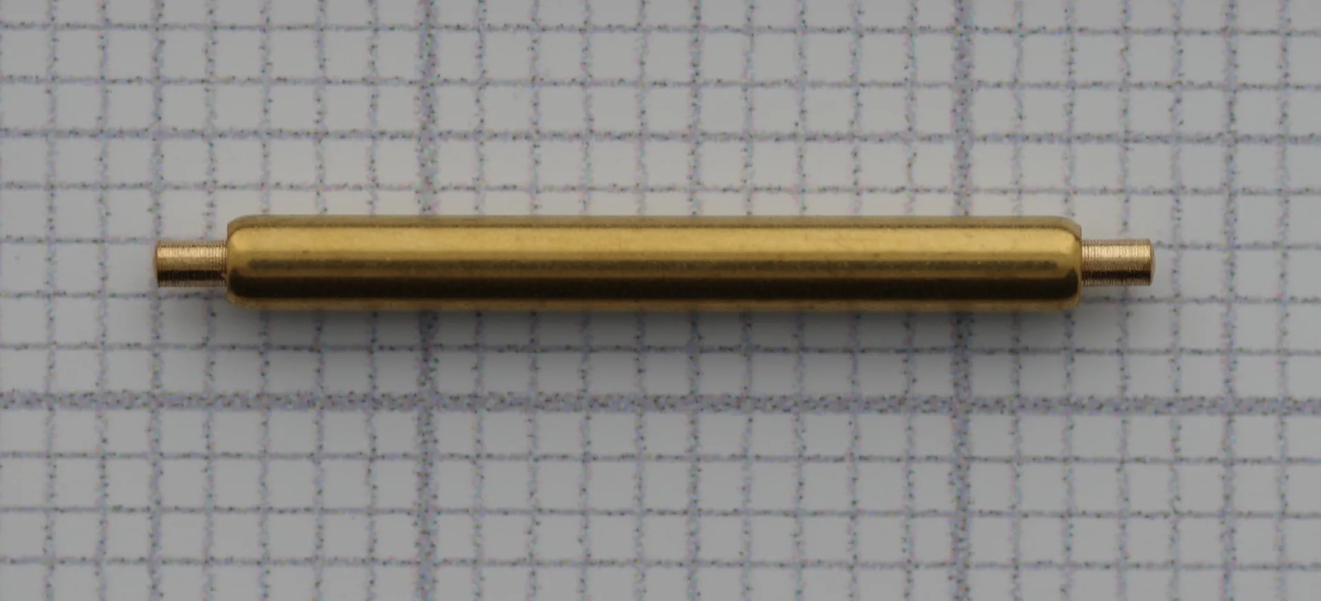 Federsteg goldfarben 20mm Goldfarbener Federsteg für Uhrenarmbänder mit 20 Millimeter Länge.