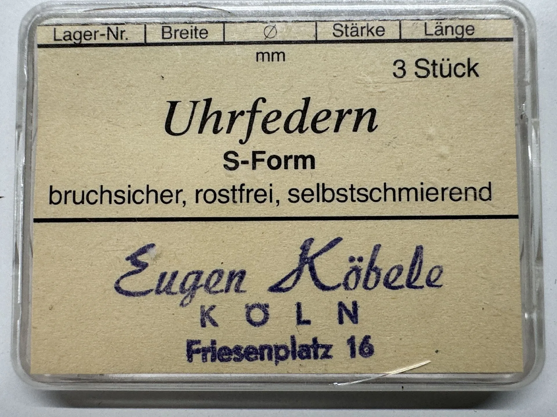 Uhrfedern S-Form Verpackung mit drei bruchsicheren, rostfreien Uhrfedern in S-Form.