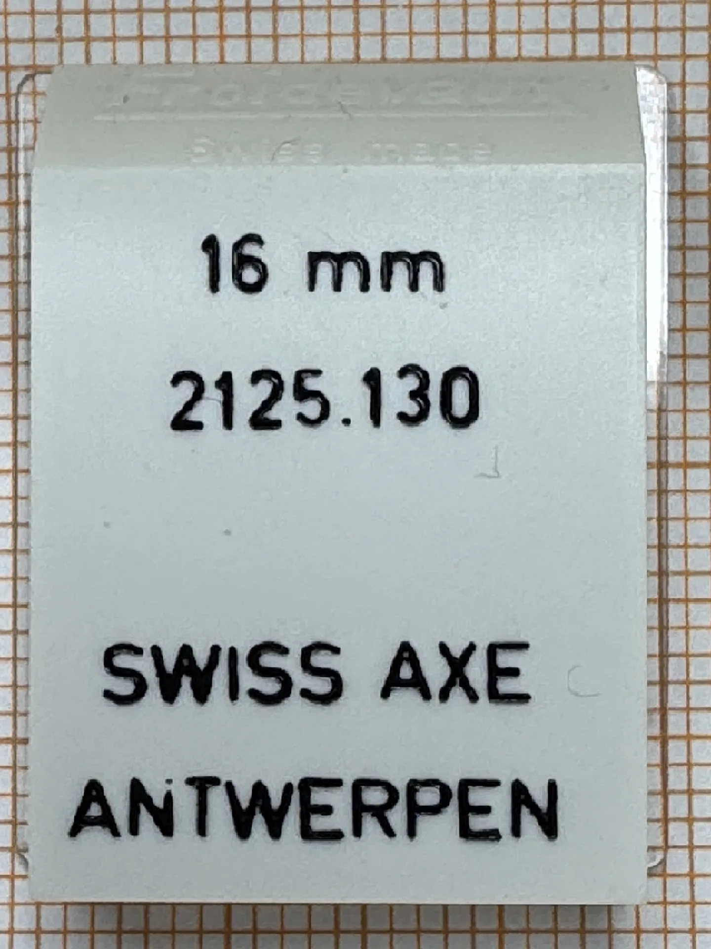 Swiss Axe 16mm Verpackung für eine 16 Millimeter Swiss Axe Uhrenachse mit der Nummer 2125.130.