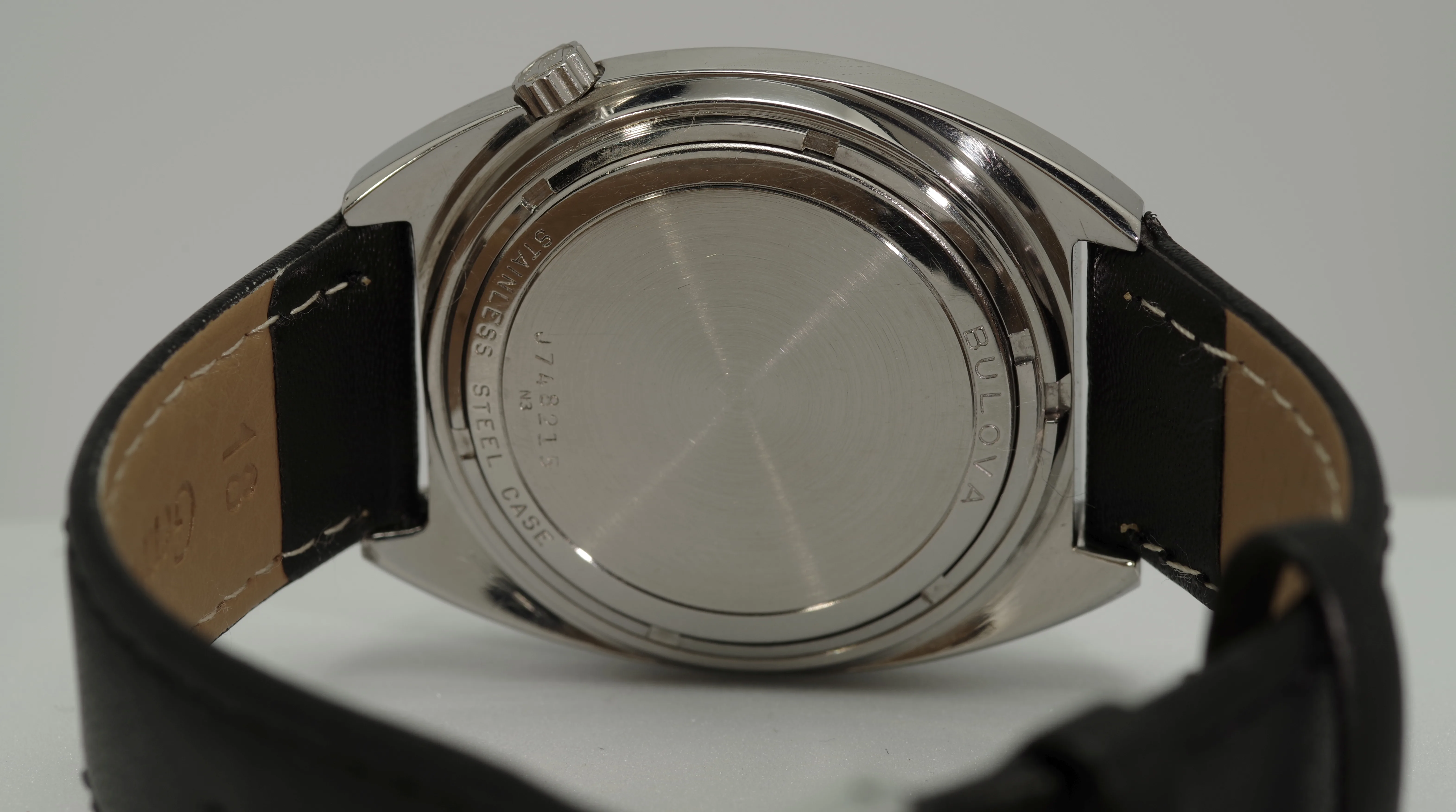 Bulova Accutron Day Date Jade 1973 Cal. 2182 1.35V Bulova Accutron Day Date Jade 1973 Cal. 2182 1.35V