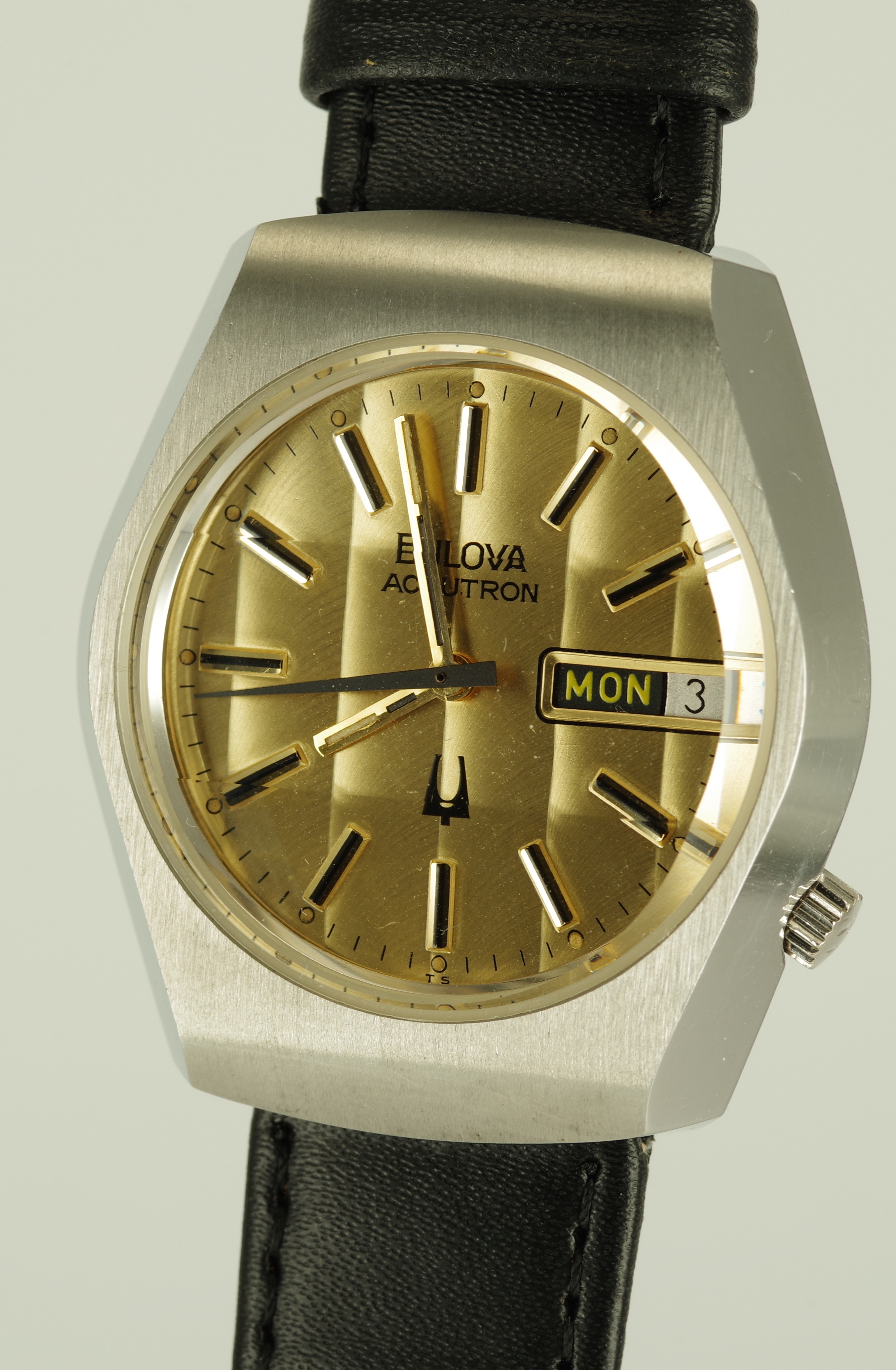 Bulova Accutron Day Date Herren Armbanduhr 1976 Facette