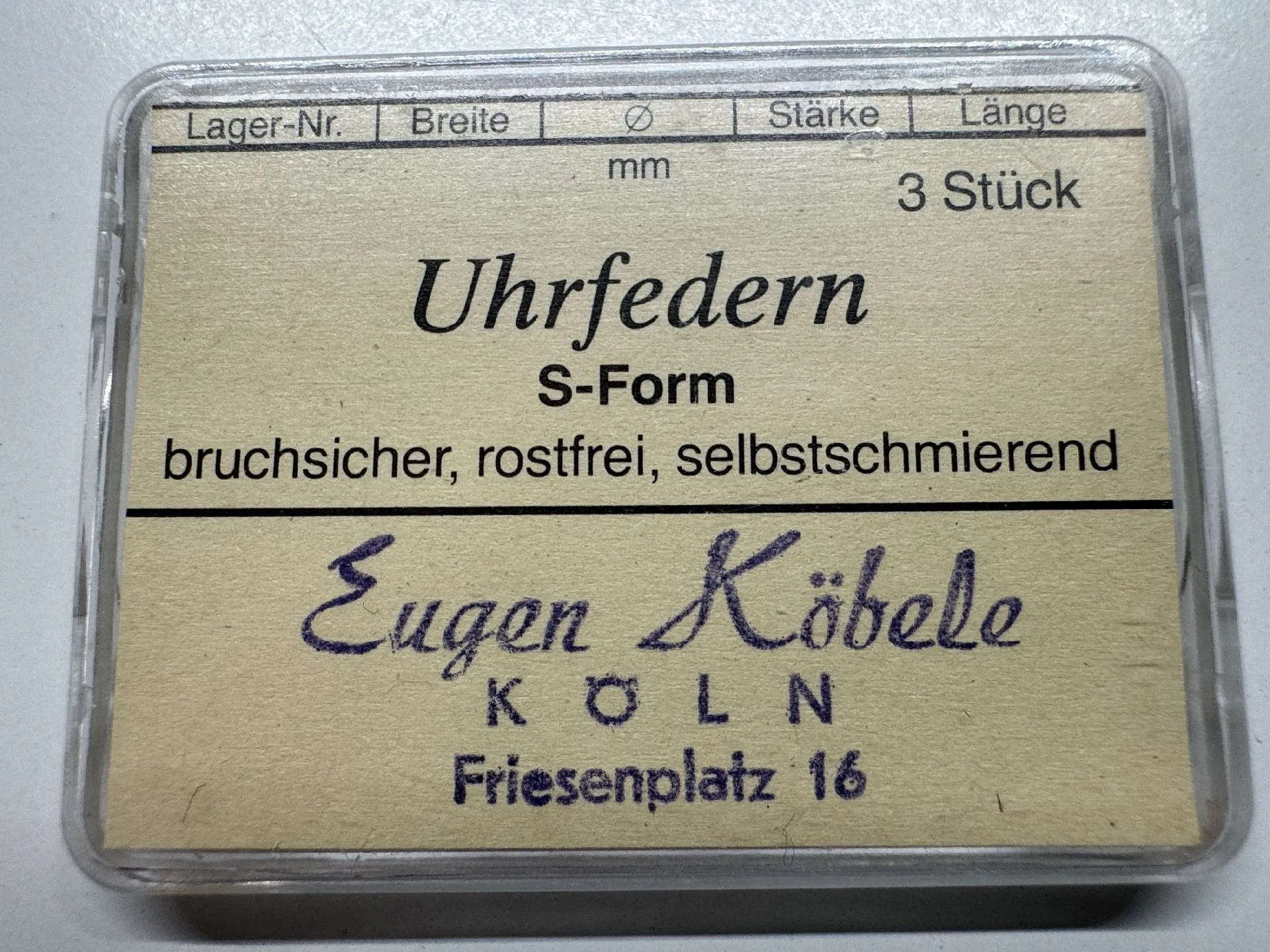 Uhrfedern S-Form Verpackung mit drei bruchsicheren, rostfreien Uhrfedern in S-Form für Uhren.