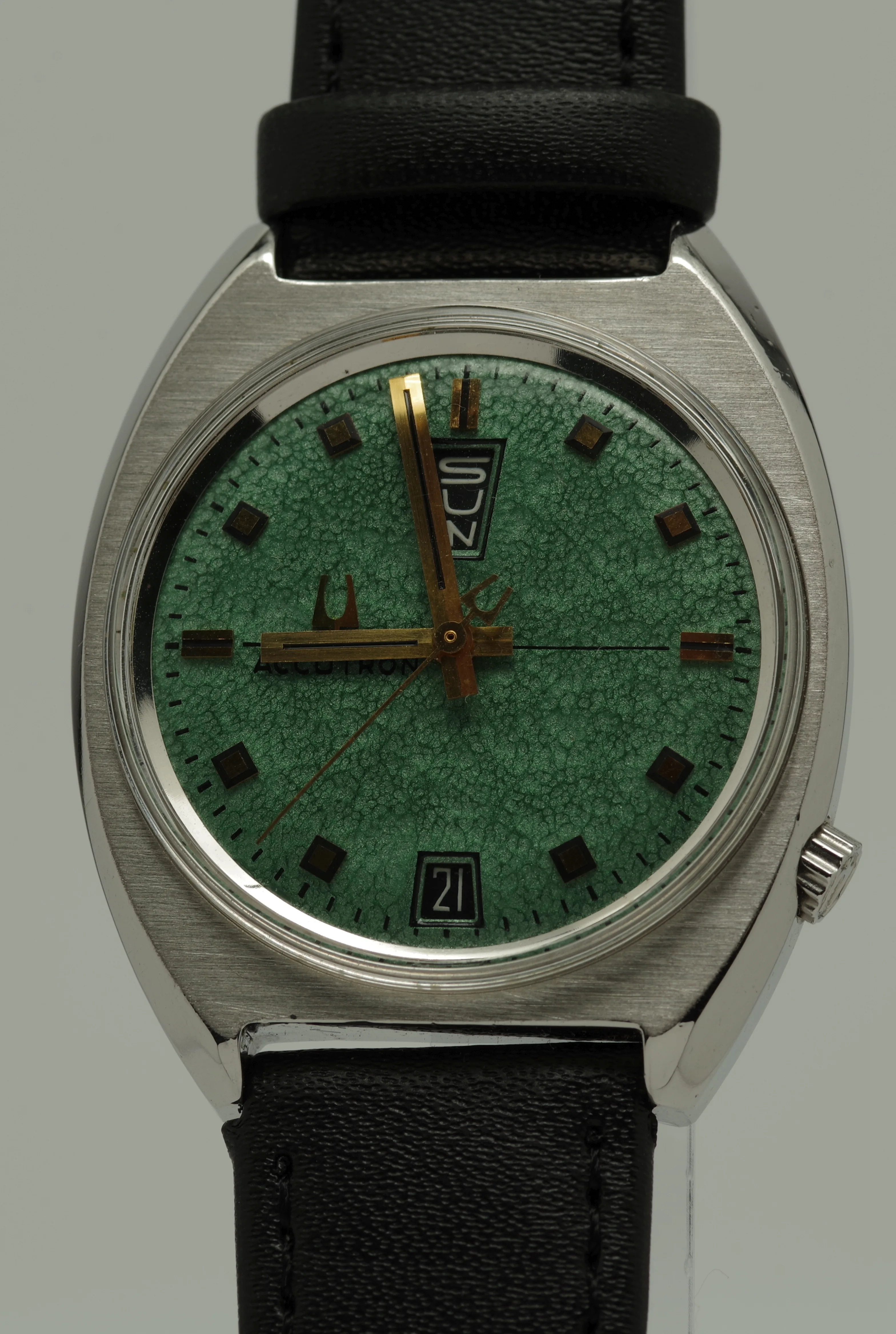 Bulova Accutron Day Date Jade 1973 Cal. 2182 1.35V Bulova Accutron Day Date Jade 1973 Cal. 2182 1.35V