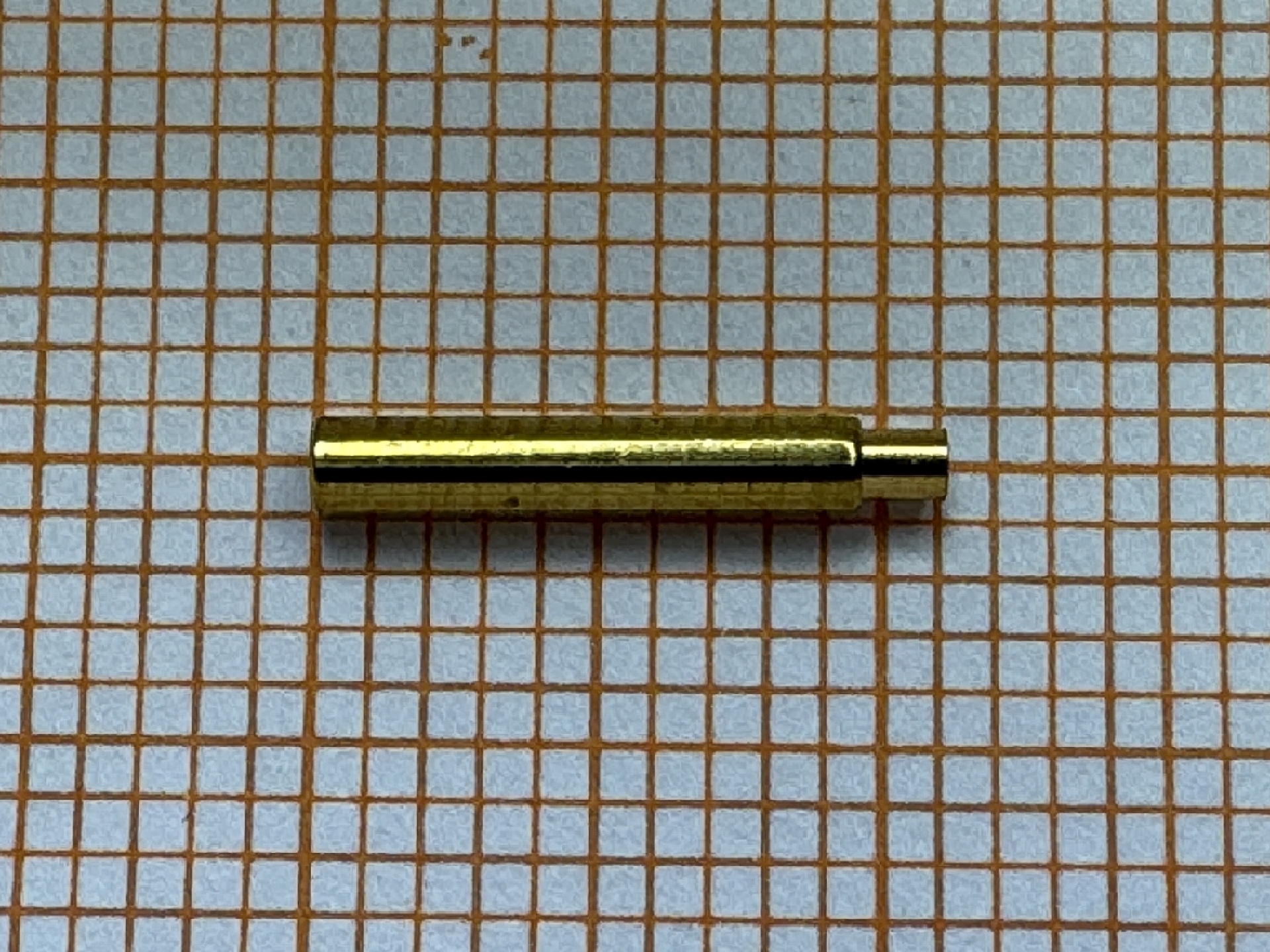 Zylindrische Aufzugswelle aus Messing für Uhren.