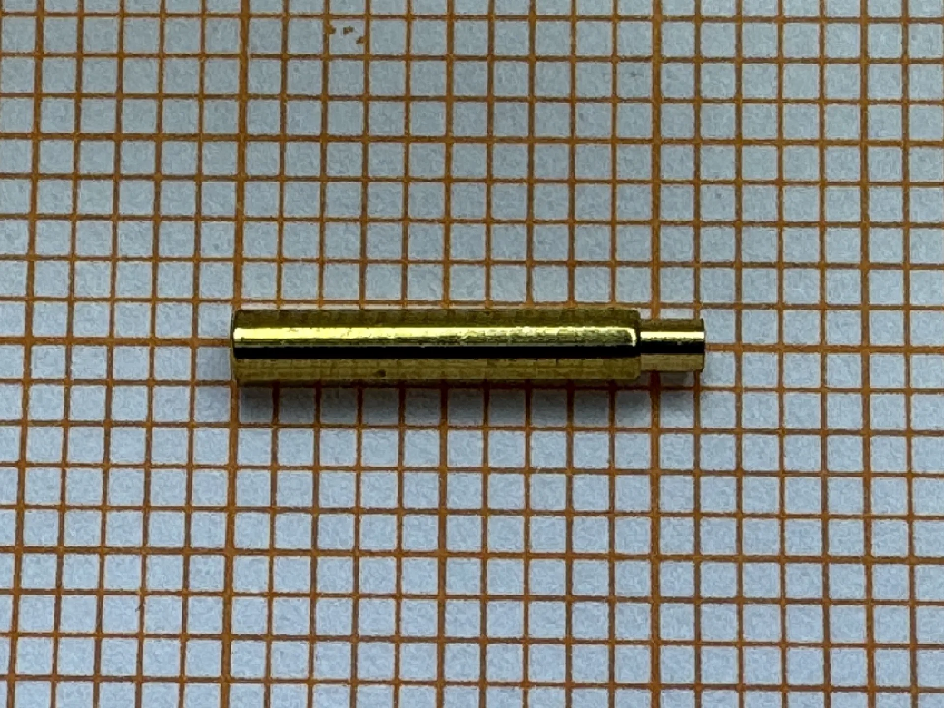 Zylindrische Aufzugswelle aus Messing für Uhren.