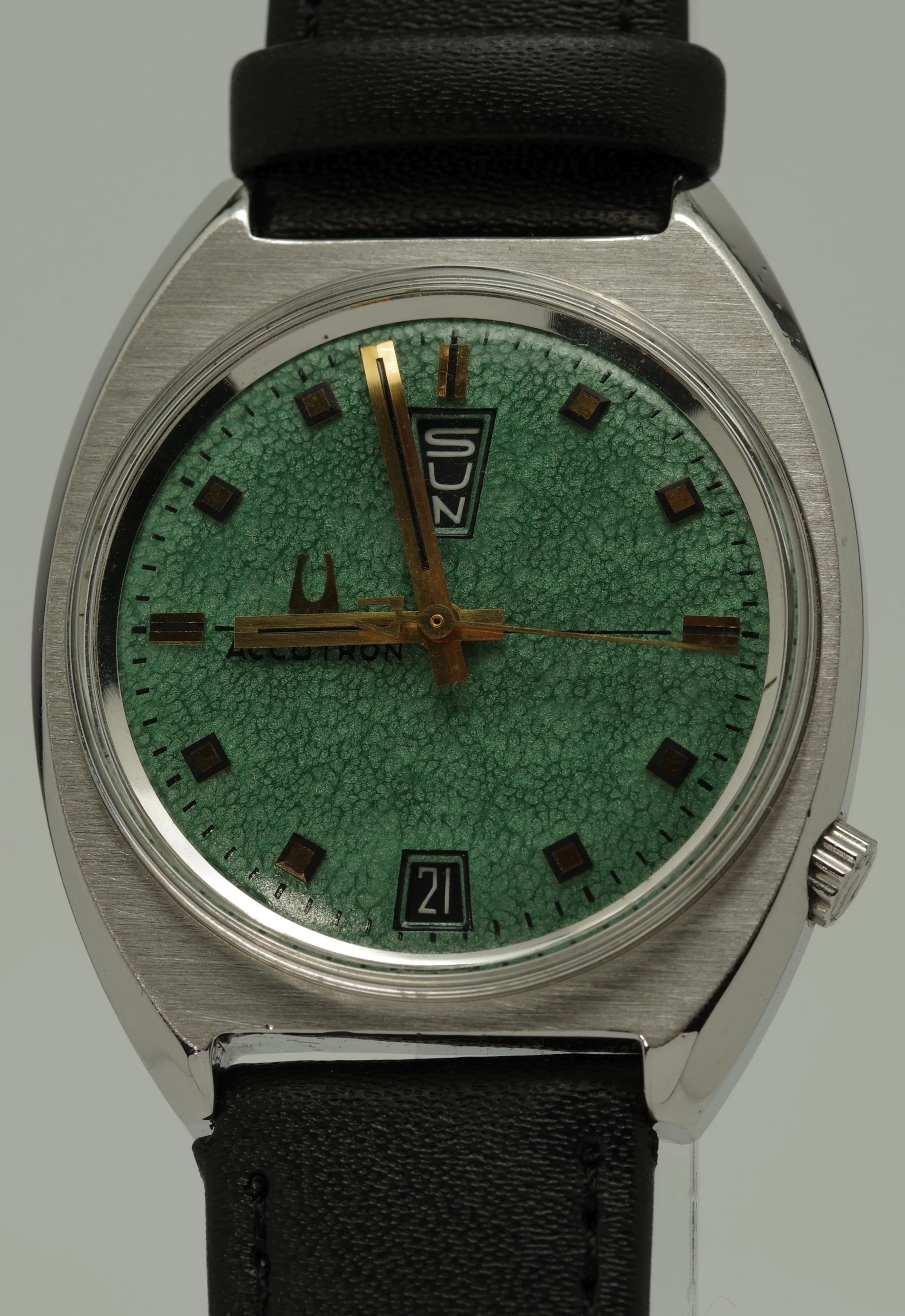 Bulova Accutron Day Date Jade 1973 Cal. 2182 1.35V