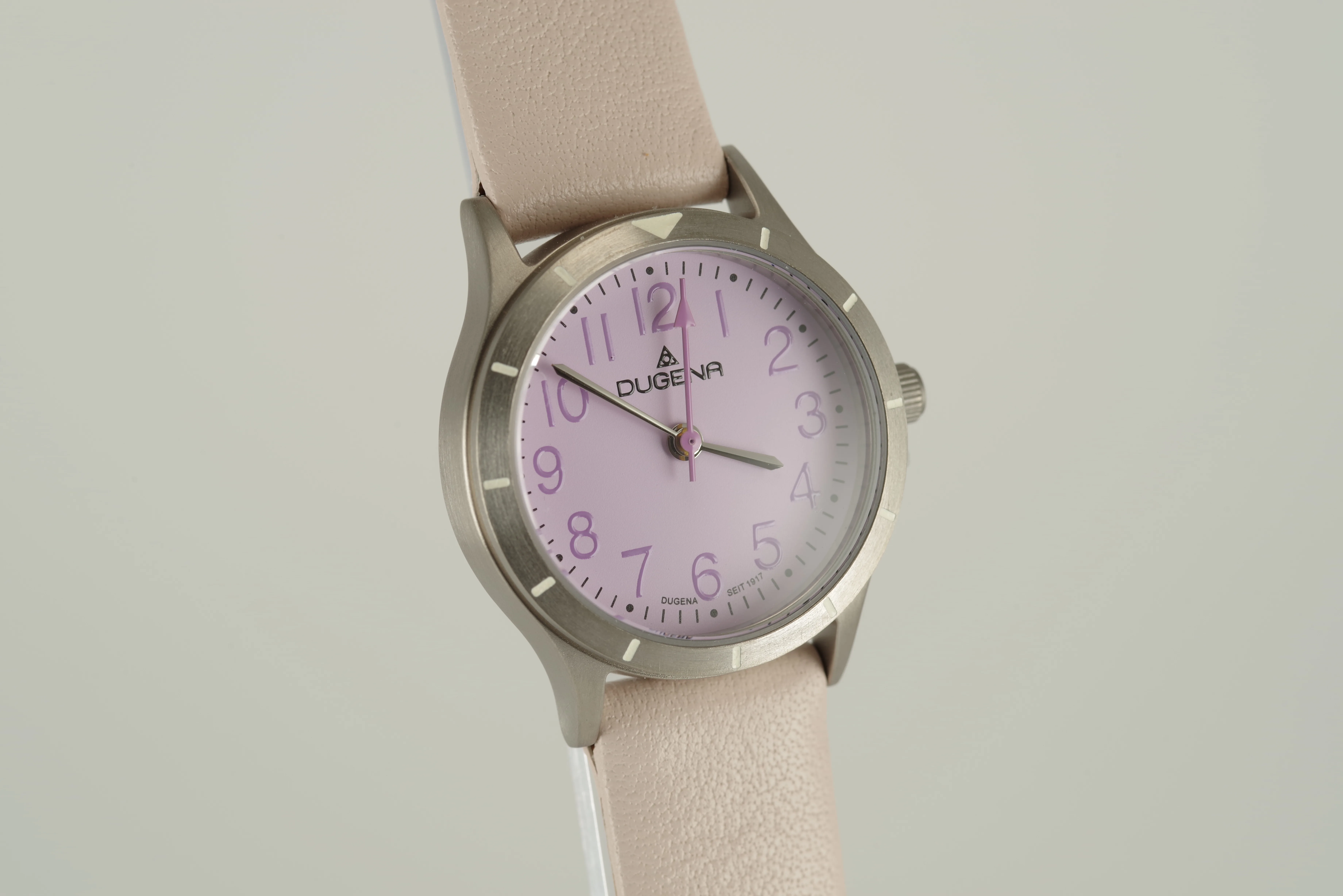 Feminine Dugena Armbanduhr Quartz Titan Mineralglas Kalbsleder Lila Beige Feminine Dugena Armbanduhr Quartz Titan Mineralglas Kalbsleder Lila Beige