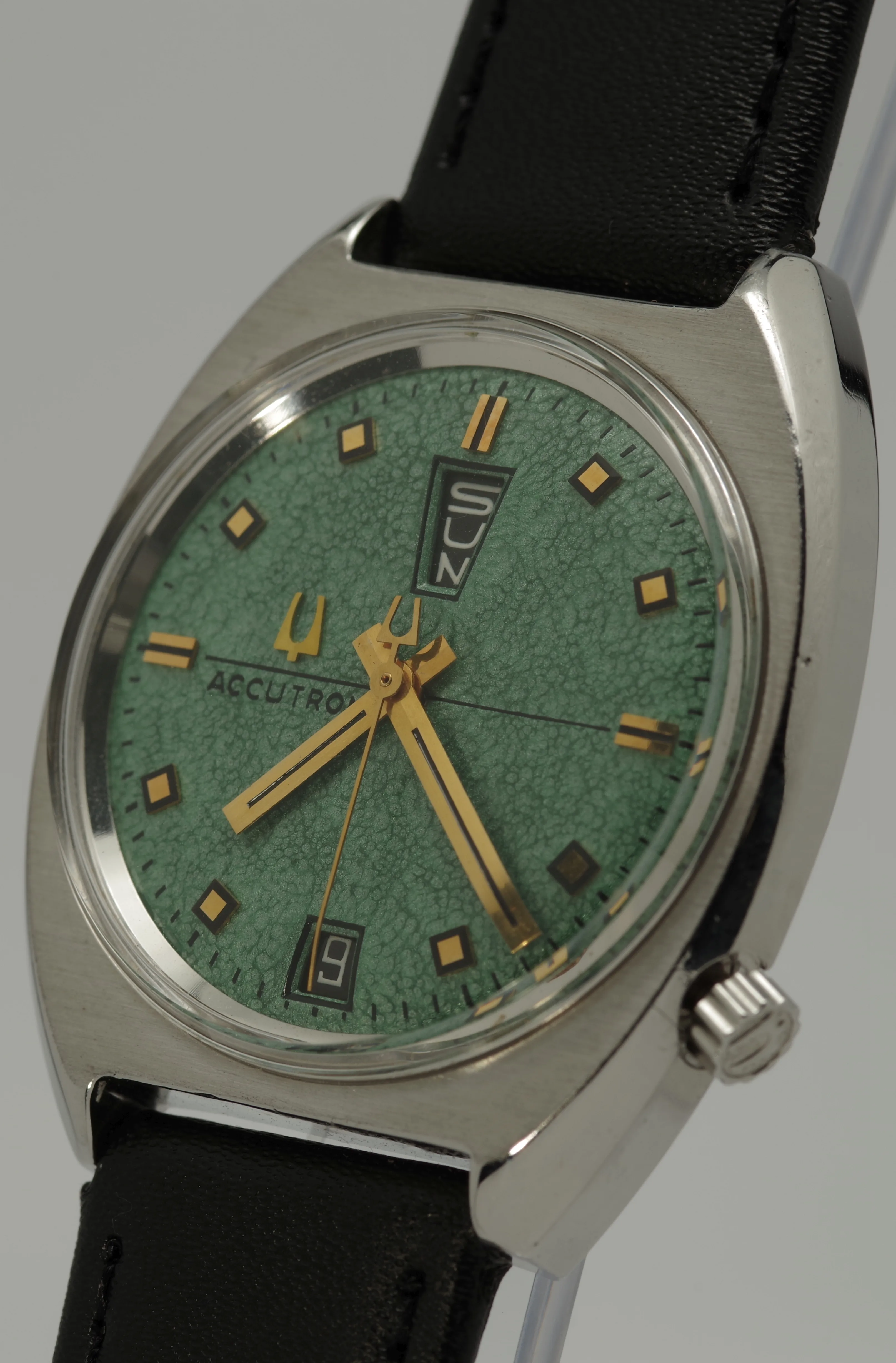 Bulova Accutron Day Date Jade 1973 Cal. 2182 1.35V