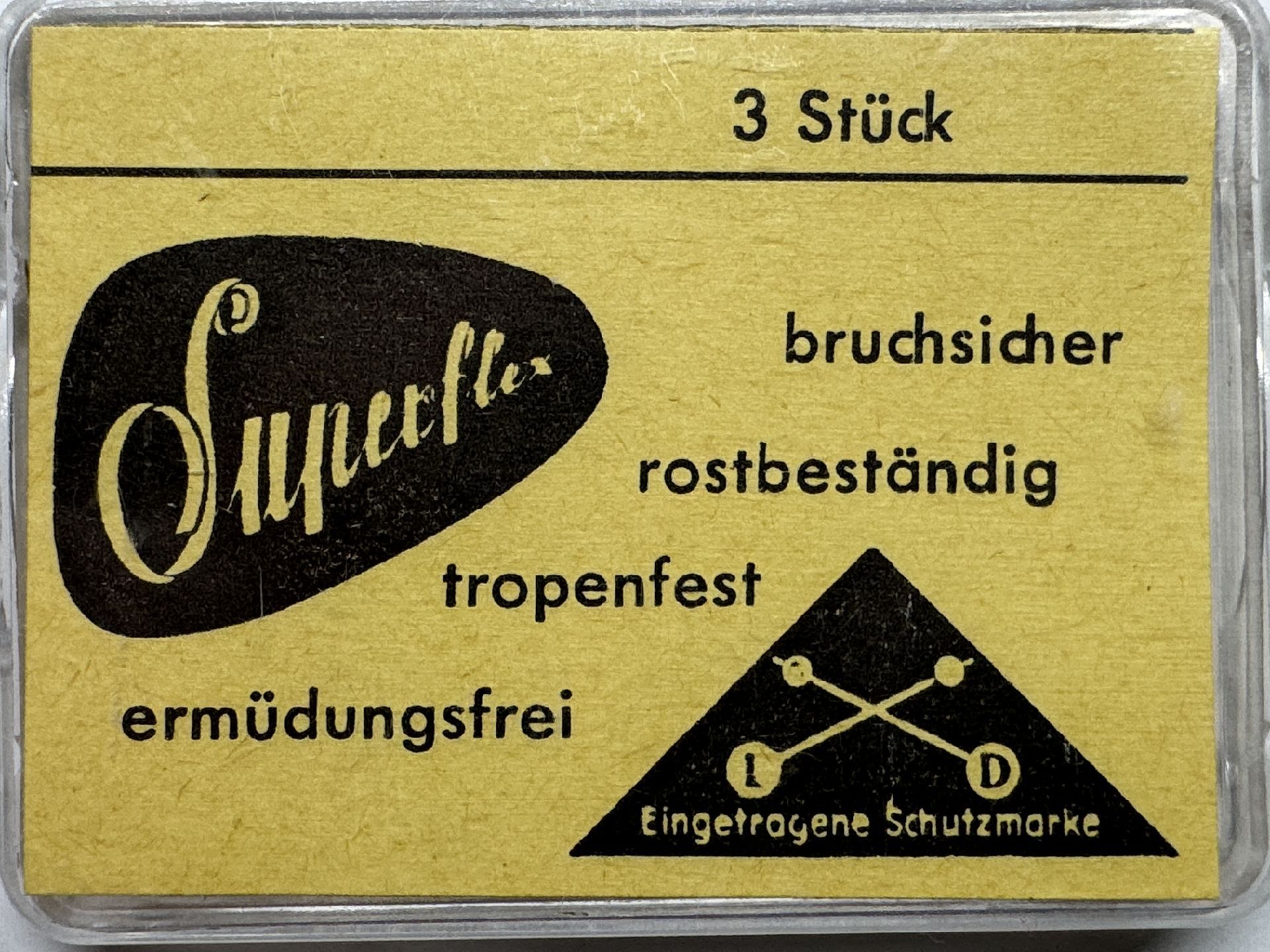 Verpackung mit drei bruchsicheren und rostbeständigen Federstegen für Uhren.