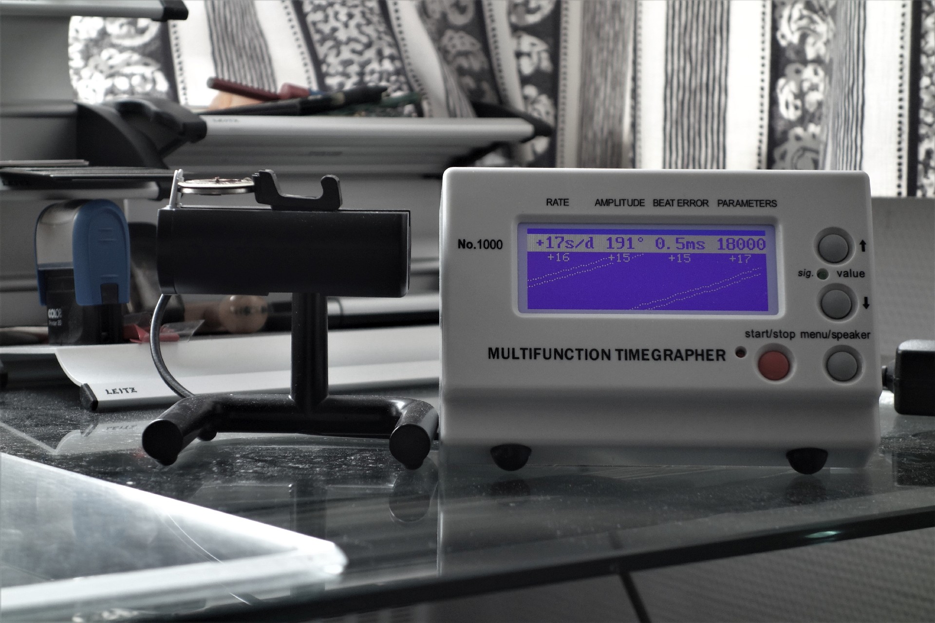 Elektronisches Messgerät zur Überprüfung der Gangwerte mechanischer Uhren.