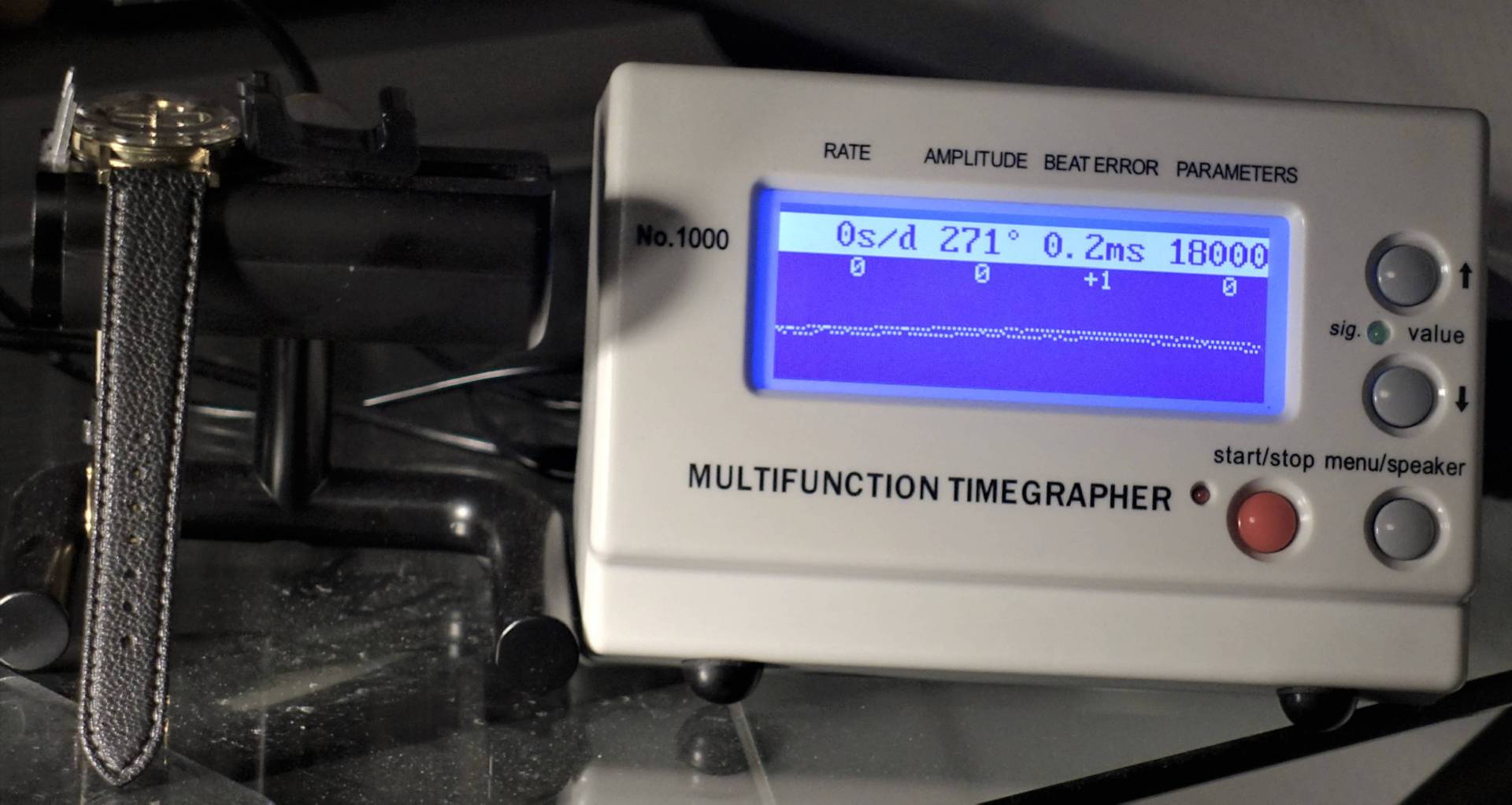 Elektronisches Messgerät zur Überprüfung der Ganggenauigkeit von mechanischen Uhren.