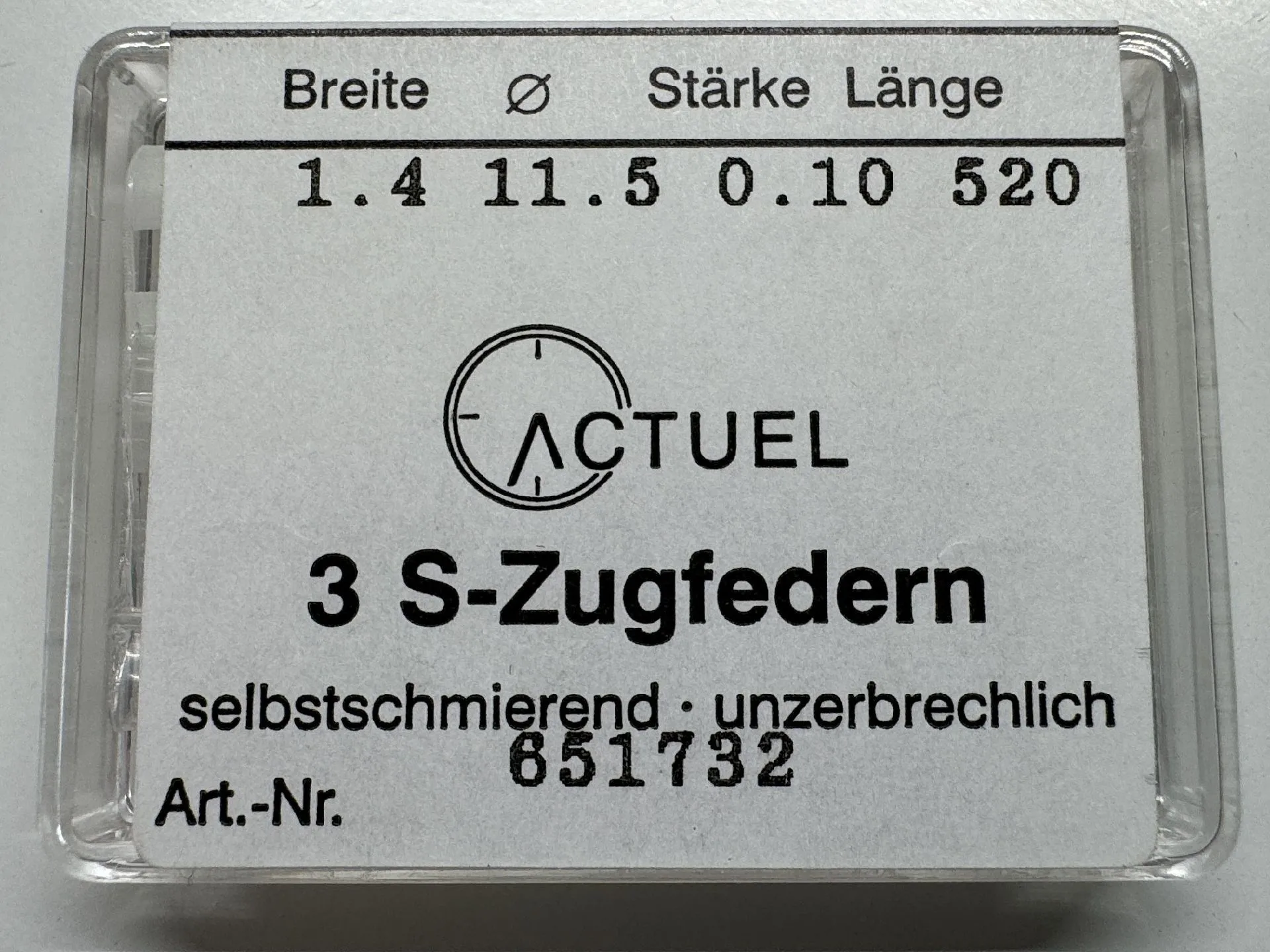 S-Zugfedern Set Drei selbstschmierende S-Zugfedern für Uhren in transparenter Verpackung.