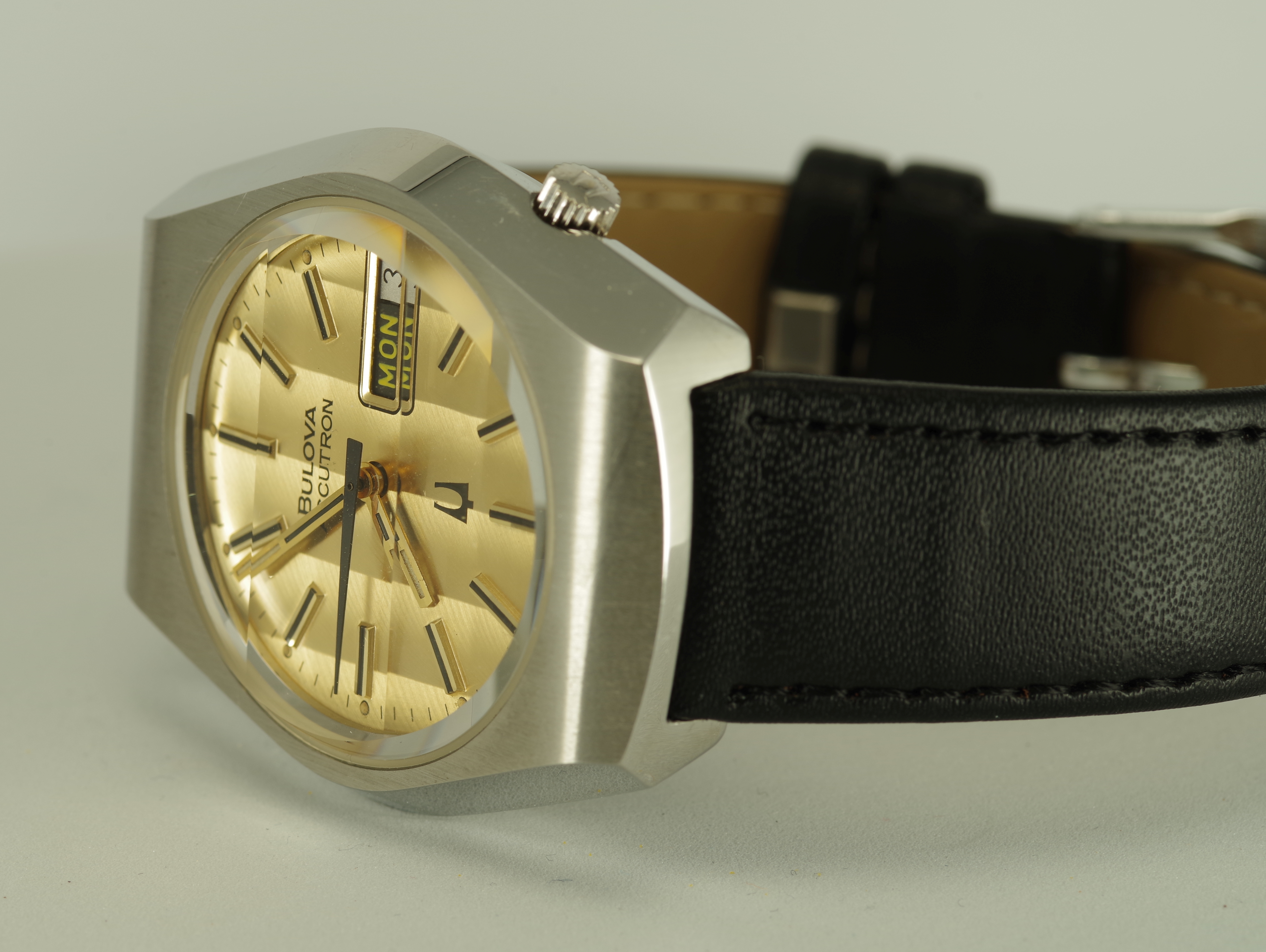 Bulova Accutron Day Date Herren Armbanduhr 1976 Facette