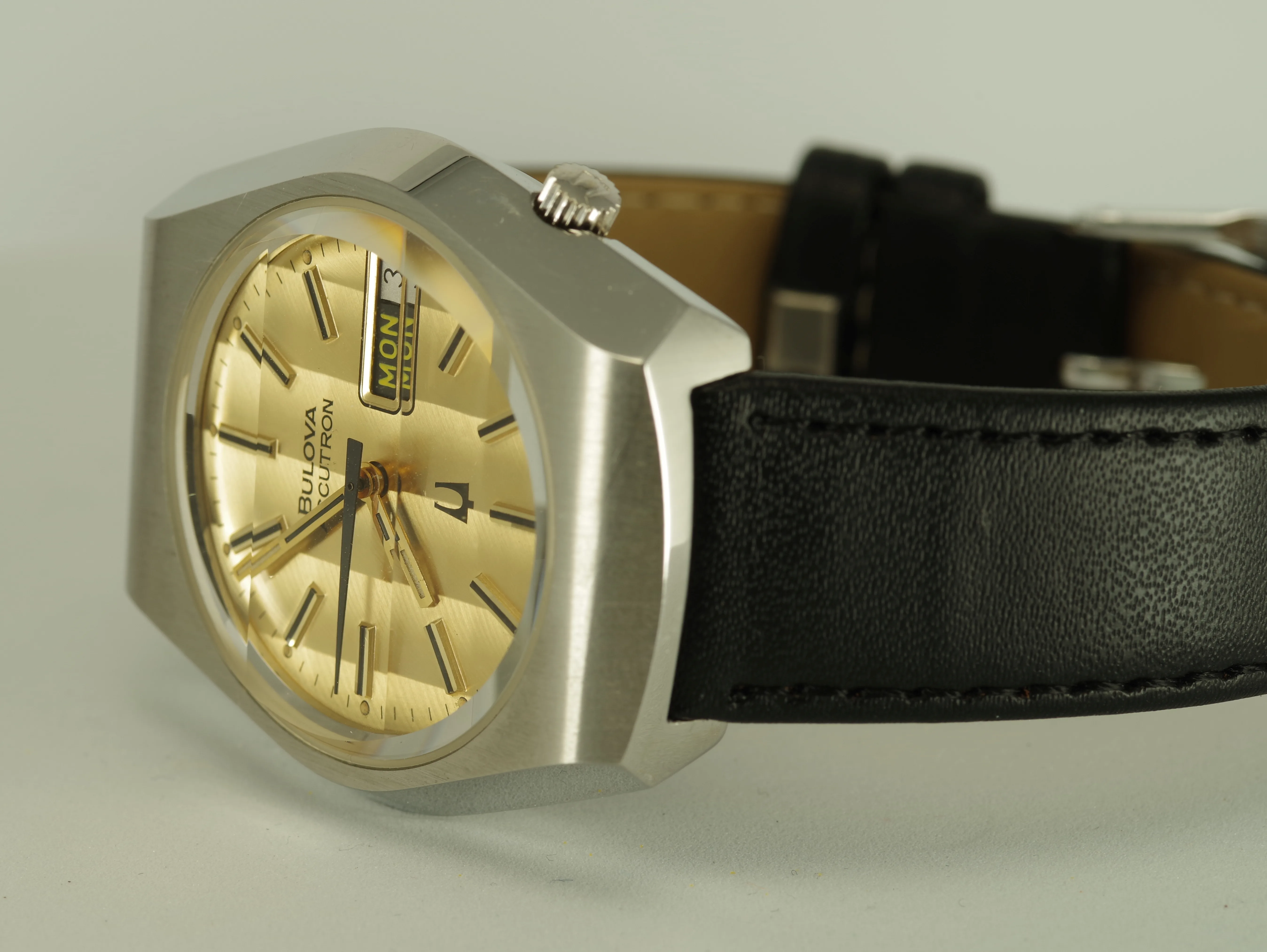 Bulova Accutron Day Date Herren Armbanduhr 1976 Facette