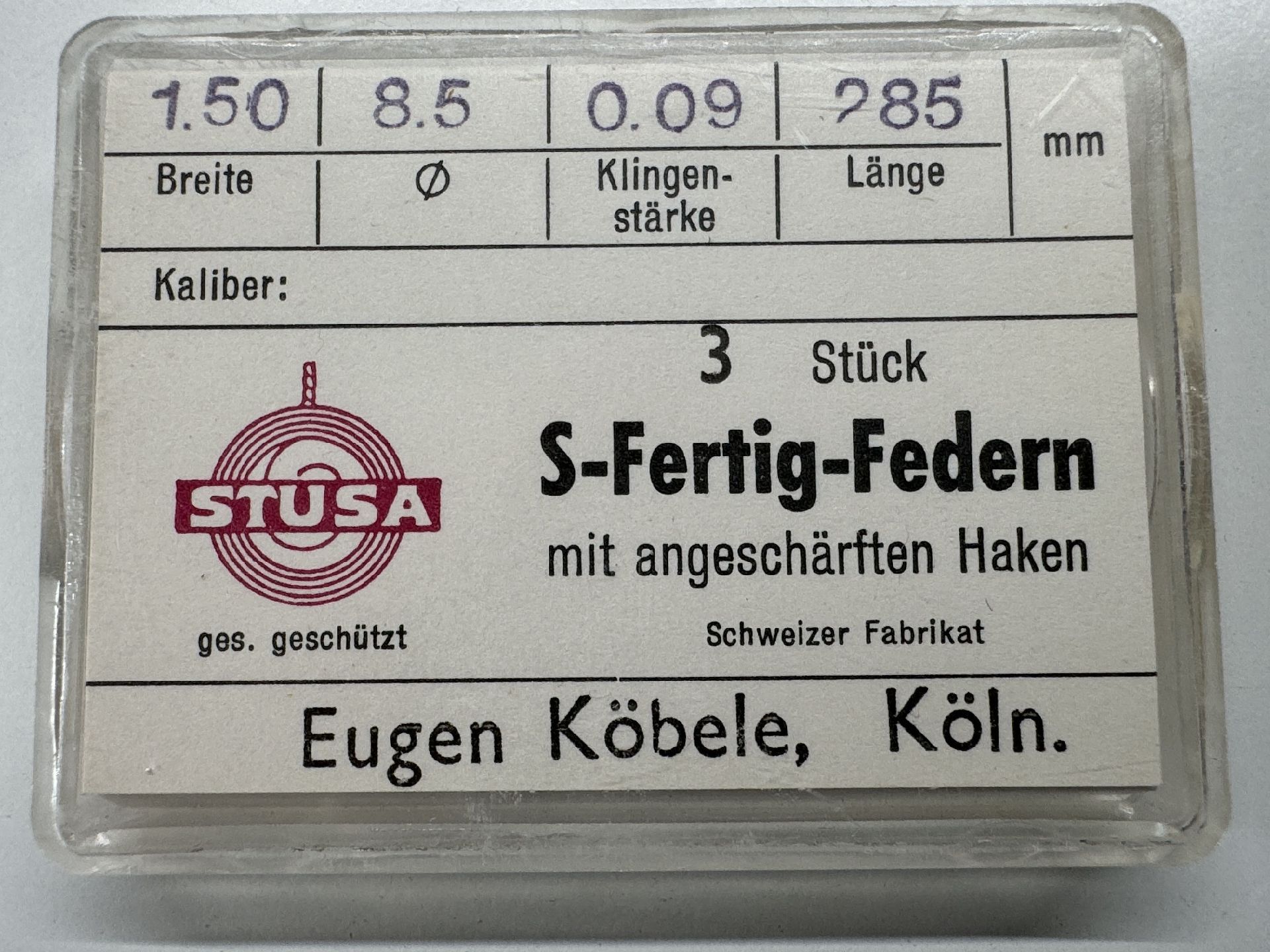 Verpackung mit drei S-Fertig-Federn für Uhren mit angeschärften Haken.