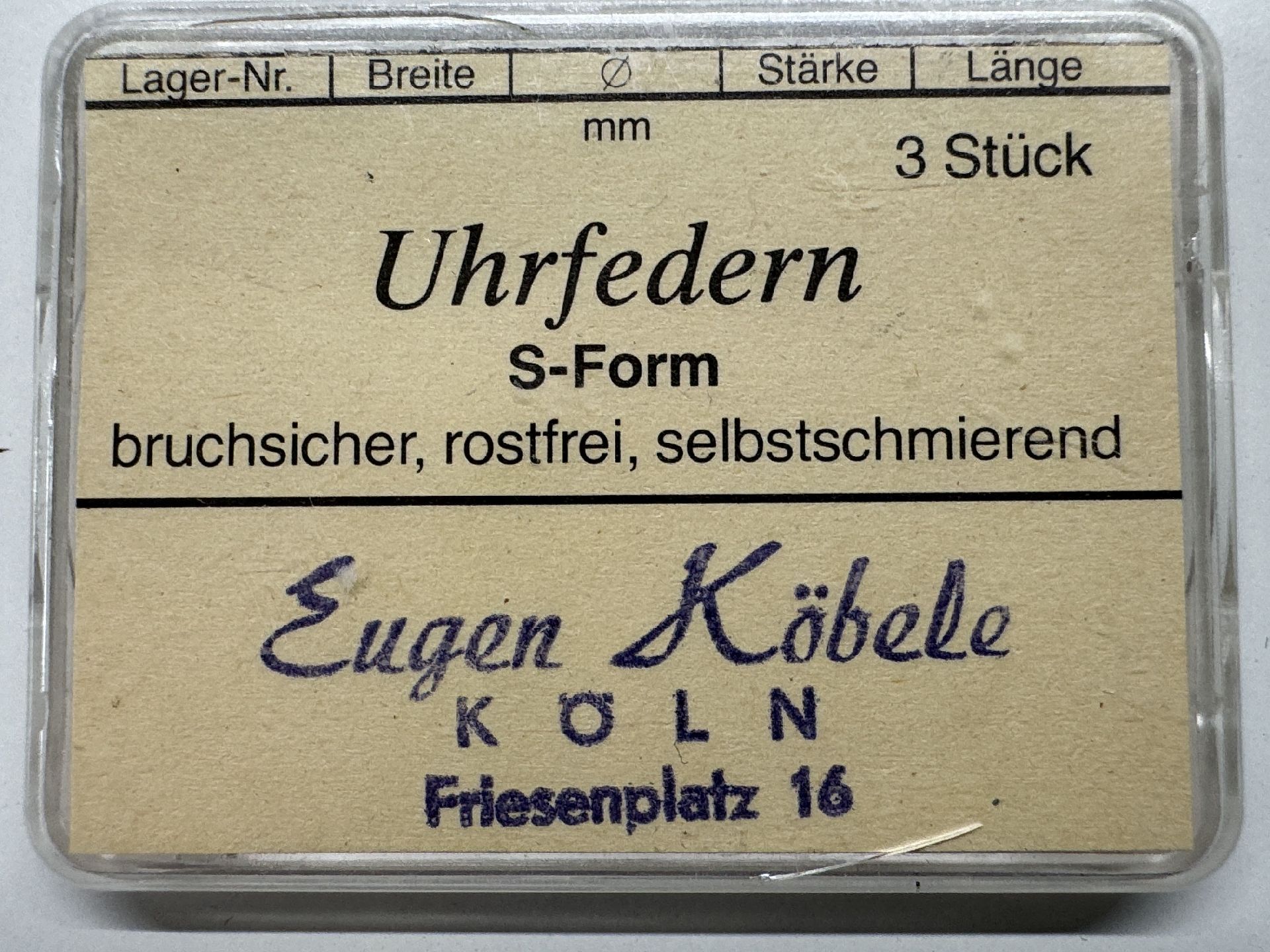 Verpackung mit drei bruchsicheren, rostfreien Uhrfedern in S-Form.