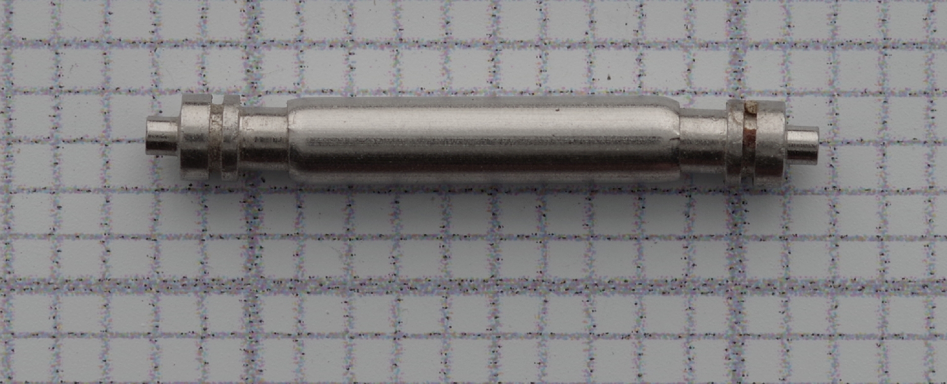 Silberner Federsteg aus Edelstahl mit einer Länge von 20 Millimetern für Uhrenarmbänder.