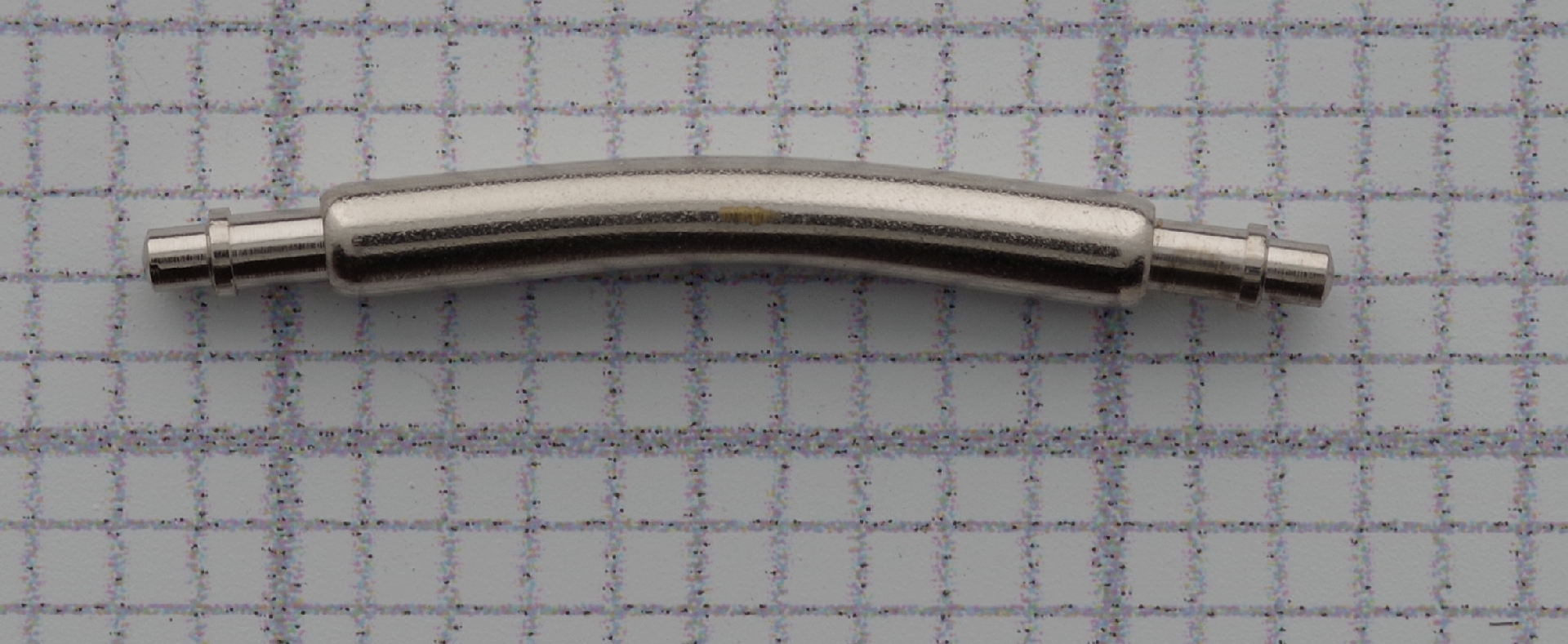 Gebogener Federsteg aus silberfarbenem Edelstahl für Uhrenarmbänder.