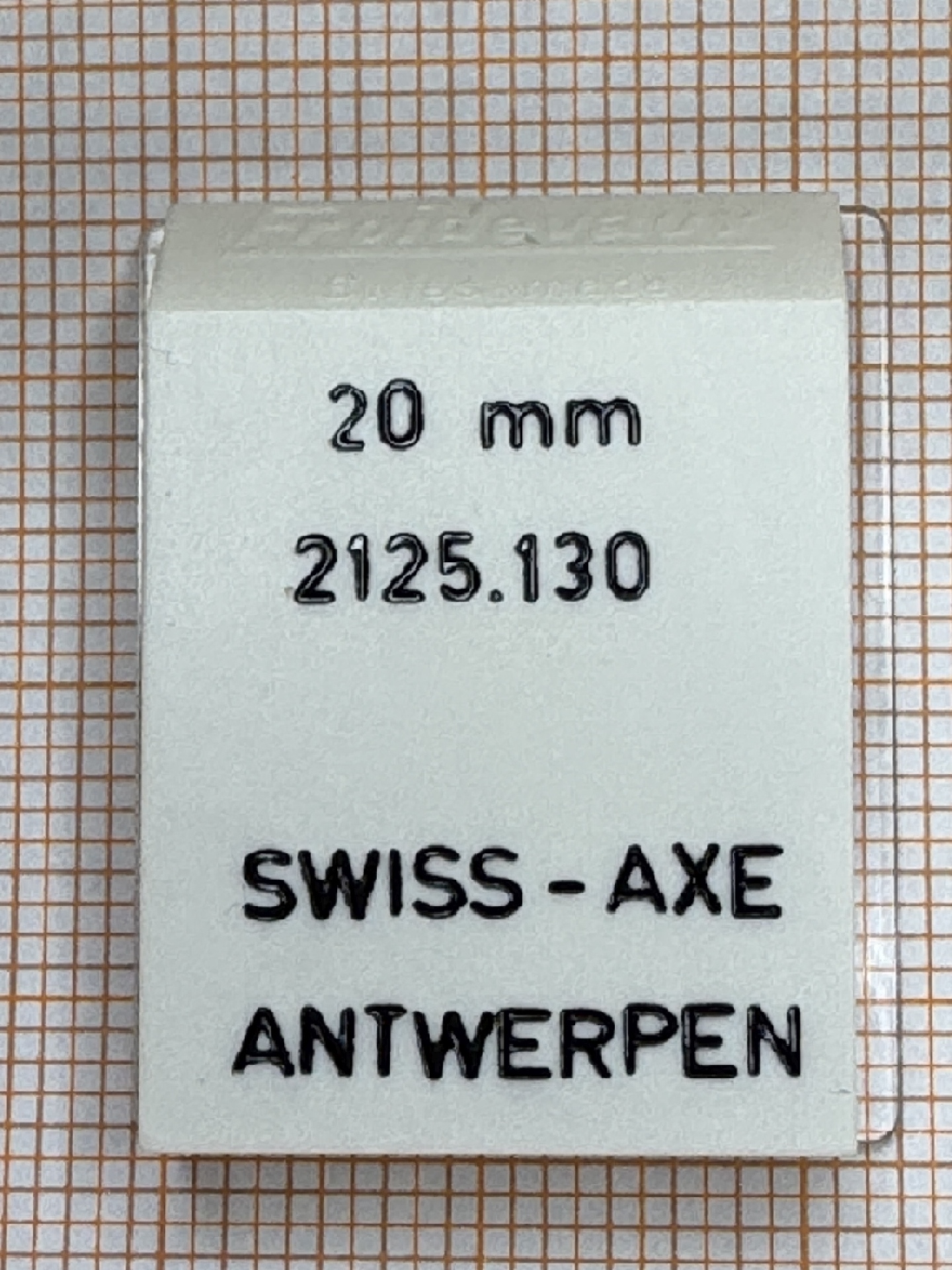 Weißer Federsteg für Uhren mit 20 Millimeter Breite.