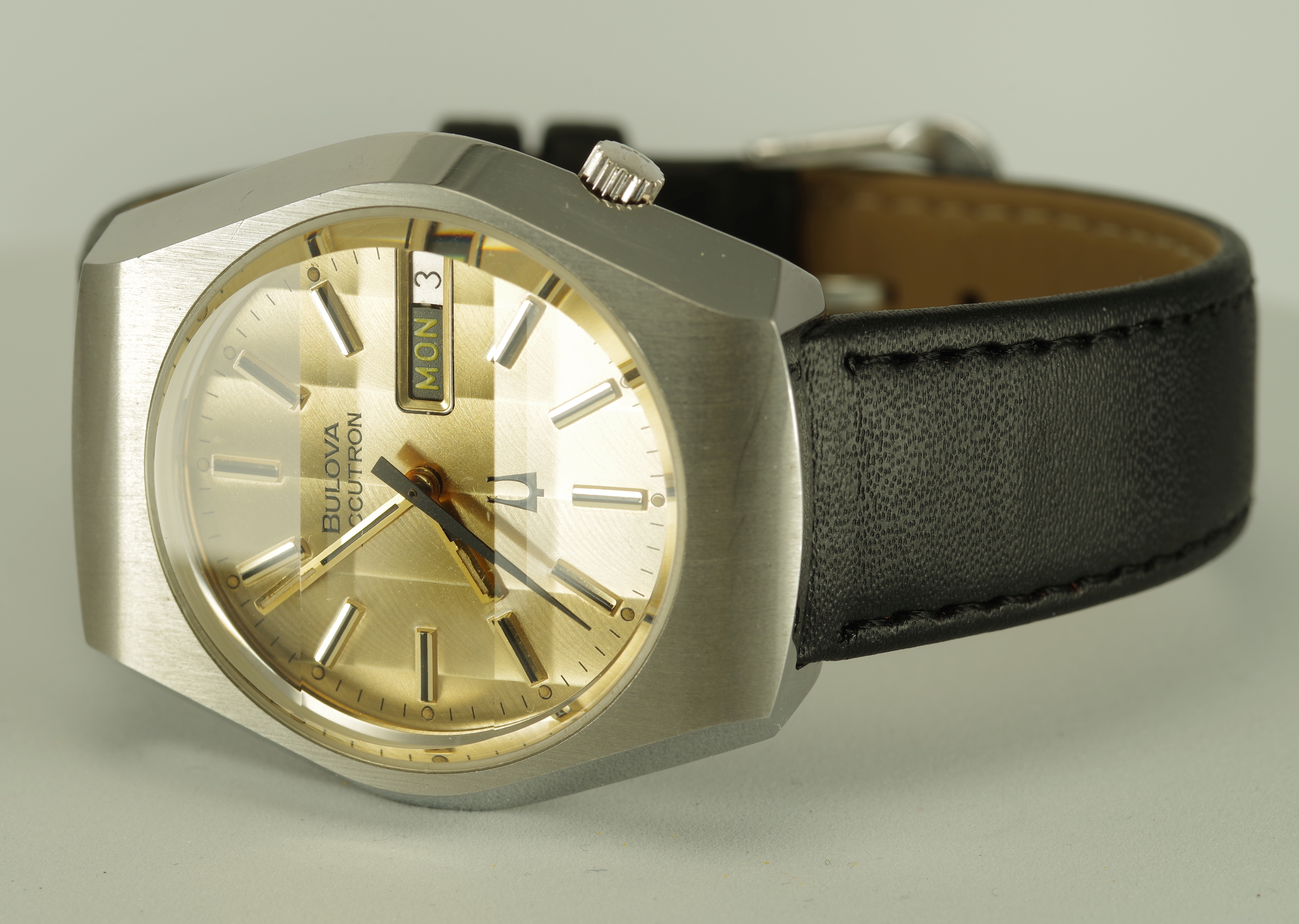 Bulova Accutron Day Date Herren Armbanduhr 1976 Facette
