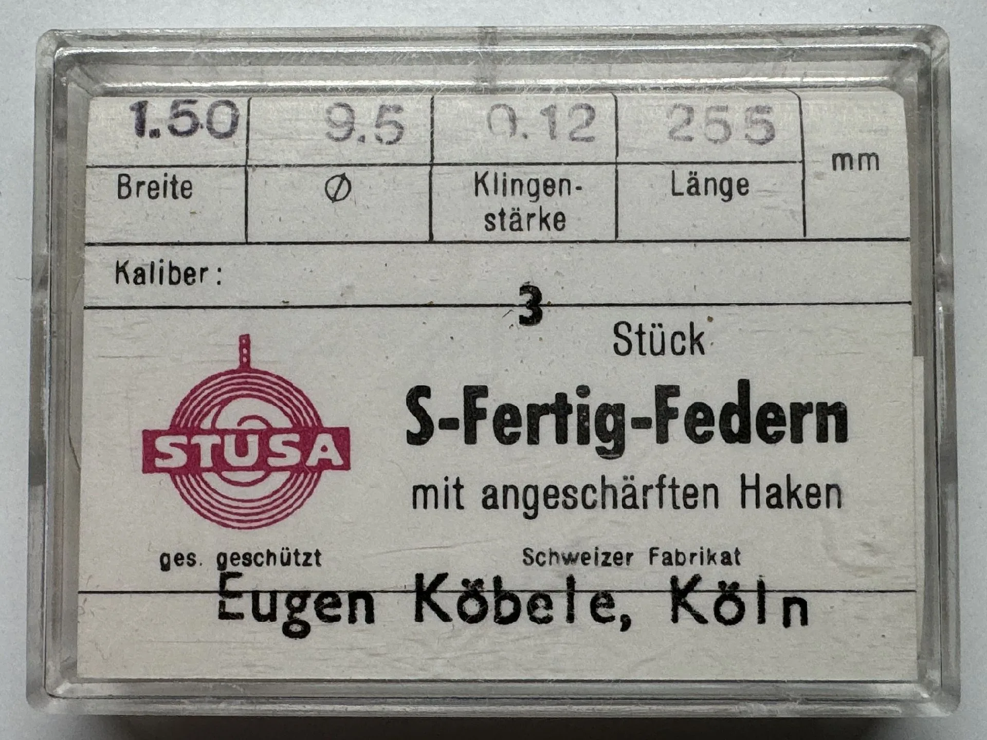 STUSA S-Fertig-Federn Verpackung mit drei Uhrwerksfedern der Marke STUSA für Uhrenreparatur.