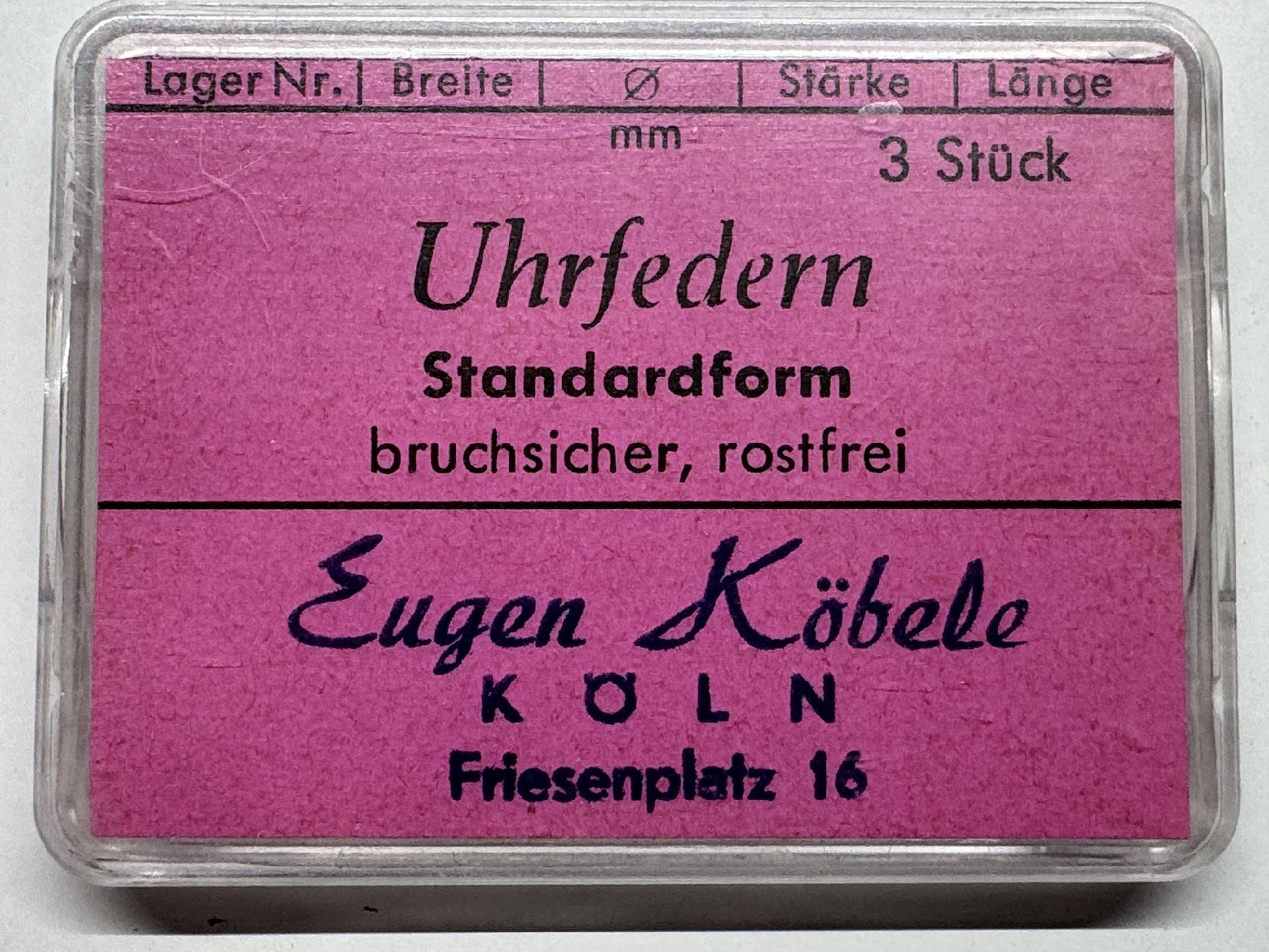 Verpackung mit drei bruchsicheren, rostfreien Uhrfedern in Standardform.