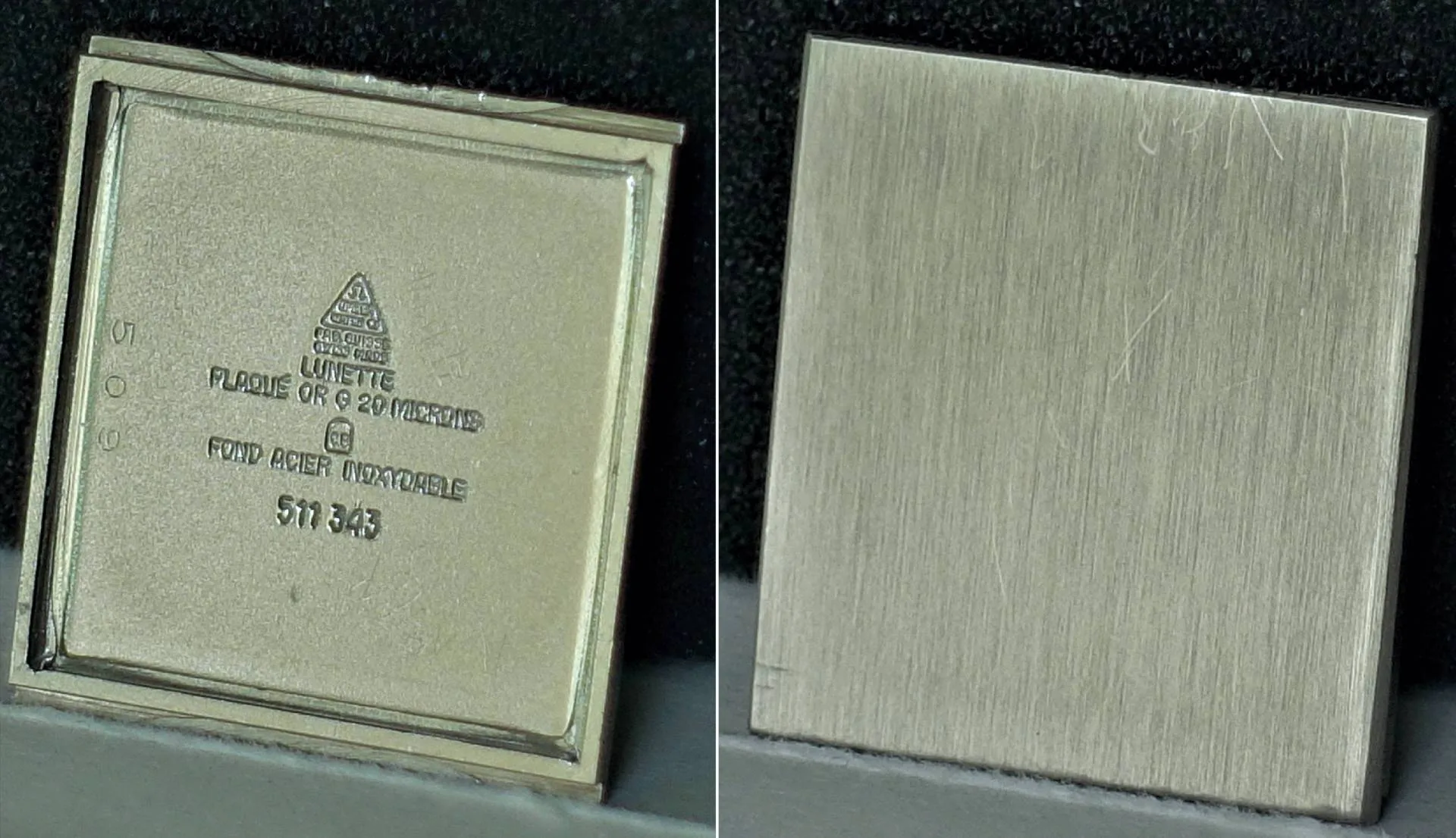 Quadratischer silberfarbener Gehäuseboden für Armbanduhren mit Gravur auf der Innenseite.