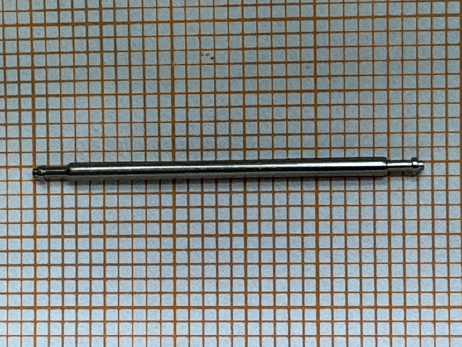 Federsteg Metall Metallischer Federsteg für die Befestigung von Uhrenarmbändern.
