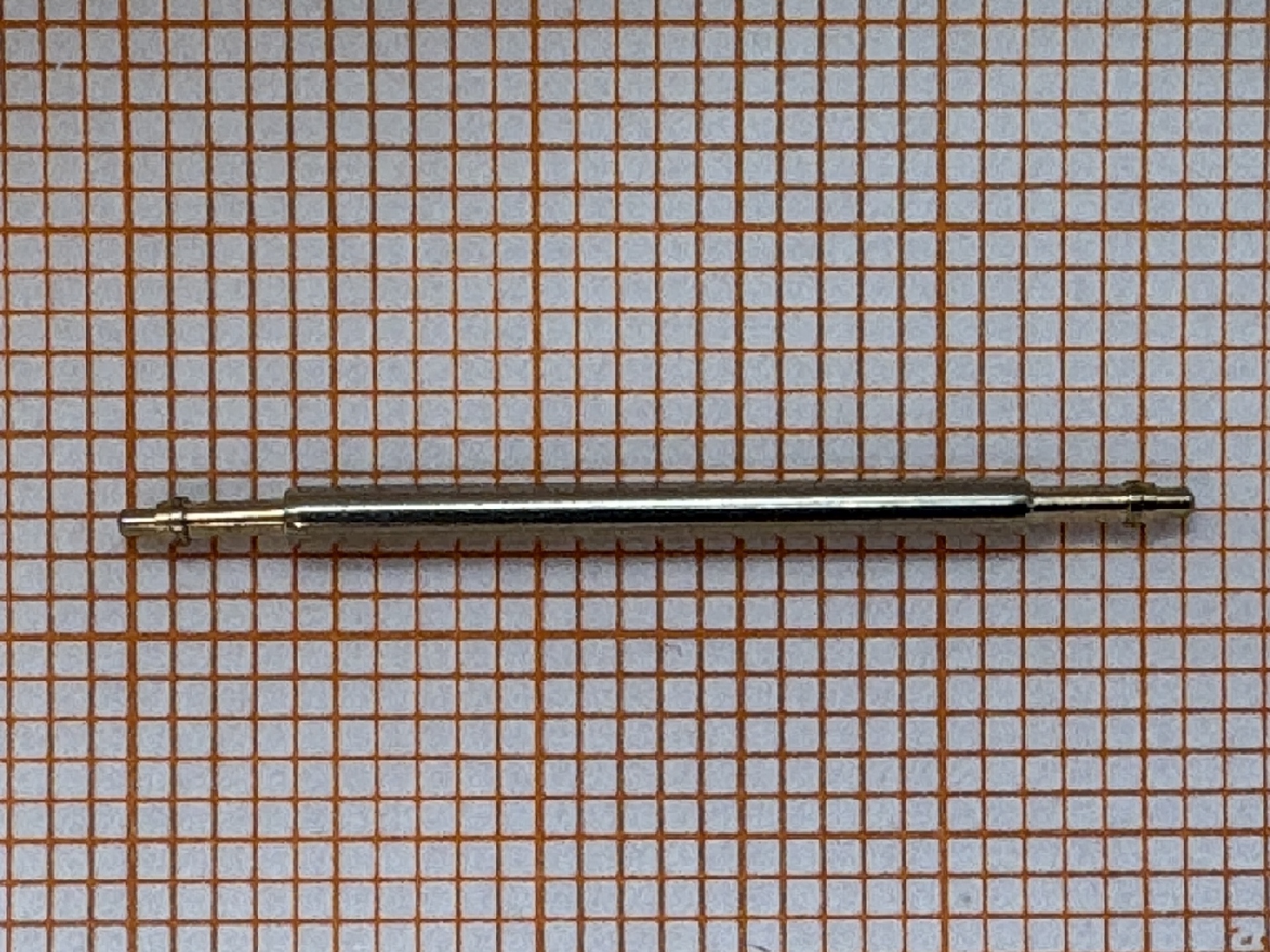 Metallener Federsteg für Uhrenarmbänder.