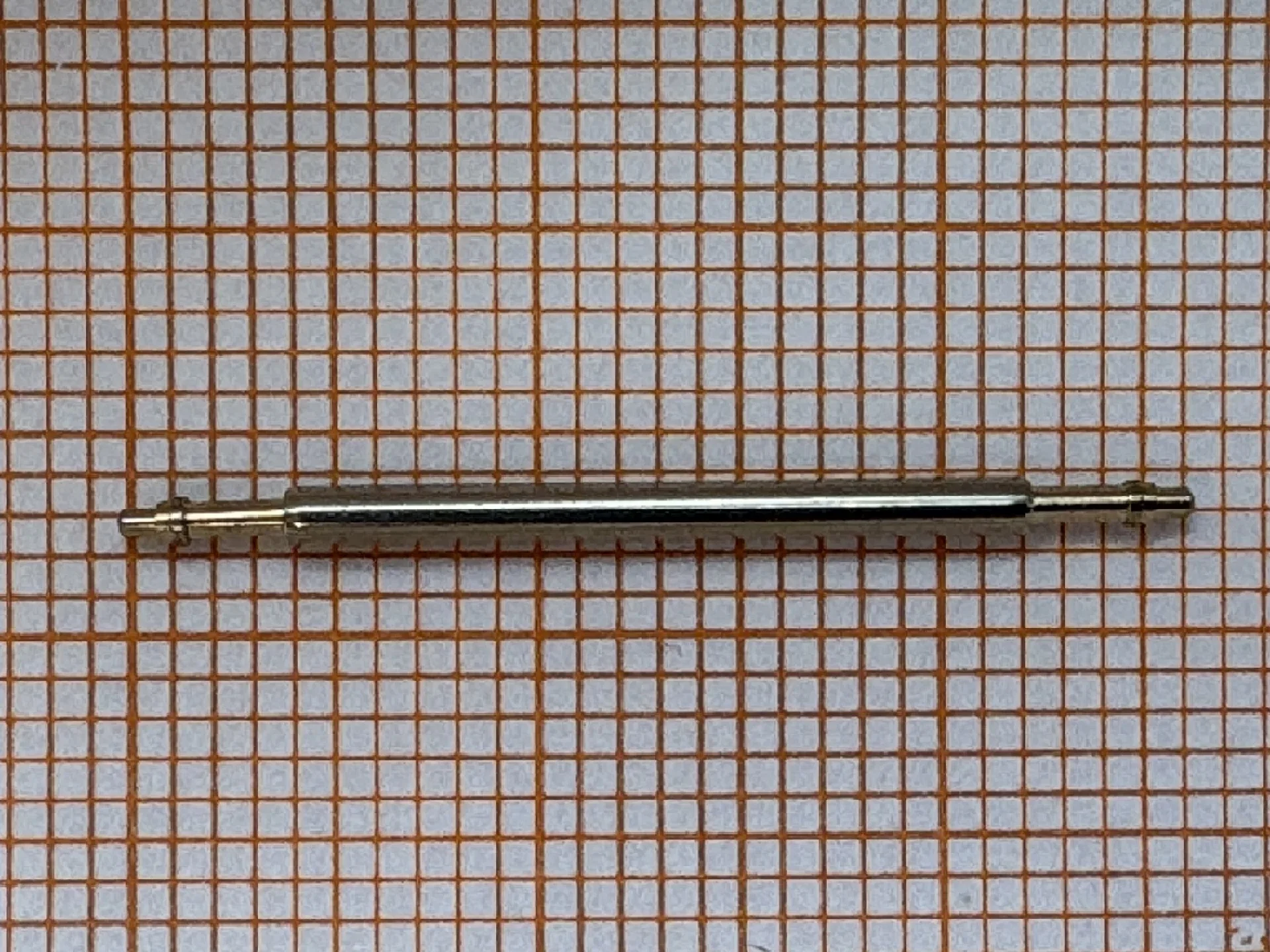 Metallener Federsteg für Uhrenarmbänder.