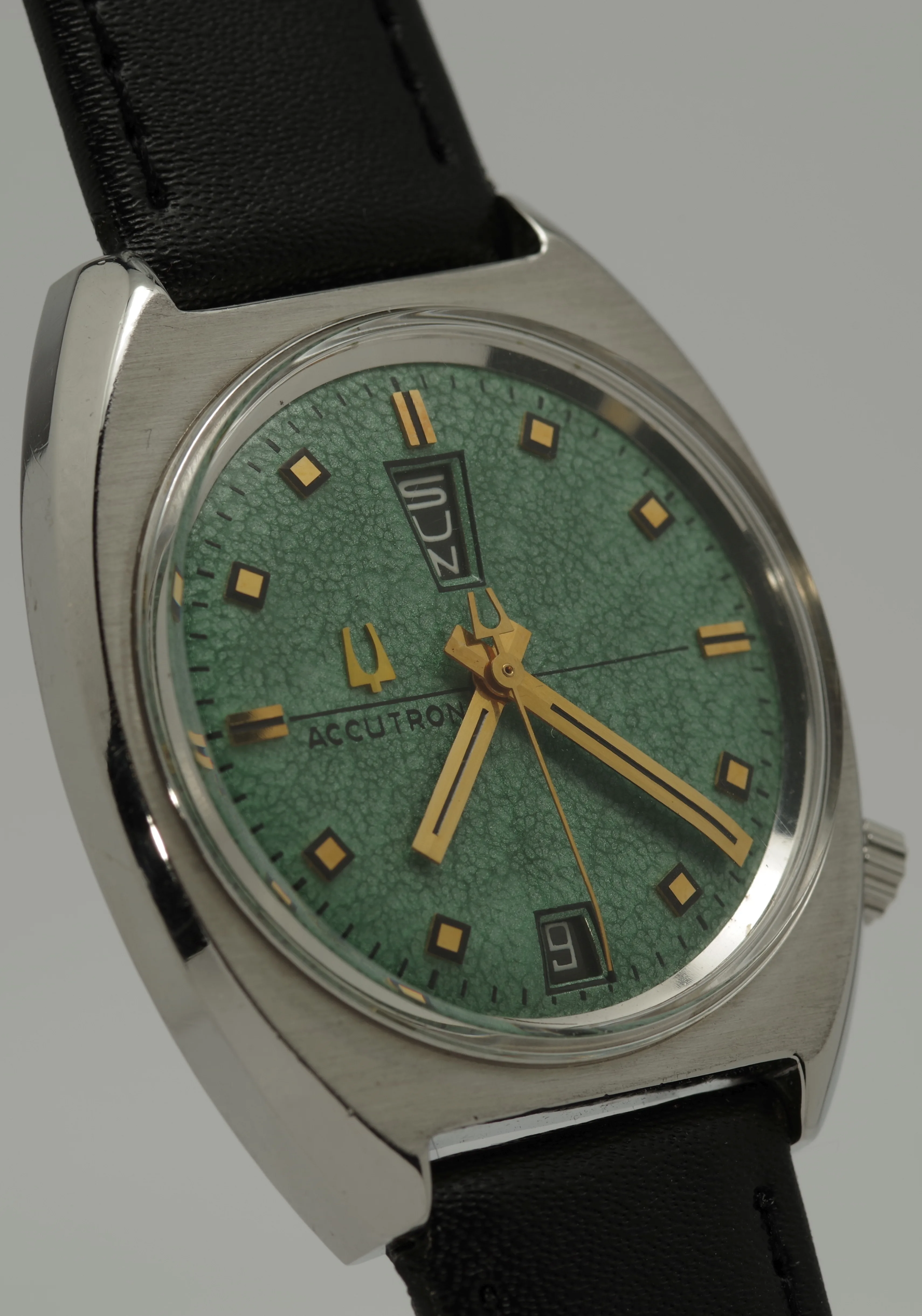 Bulova Accutron Day Date Jade 1973 Cal. 2182 1.35V