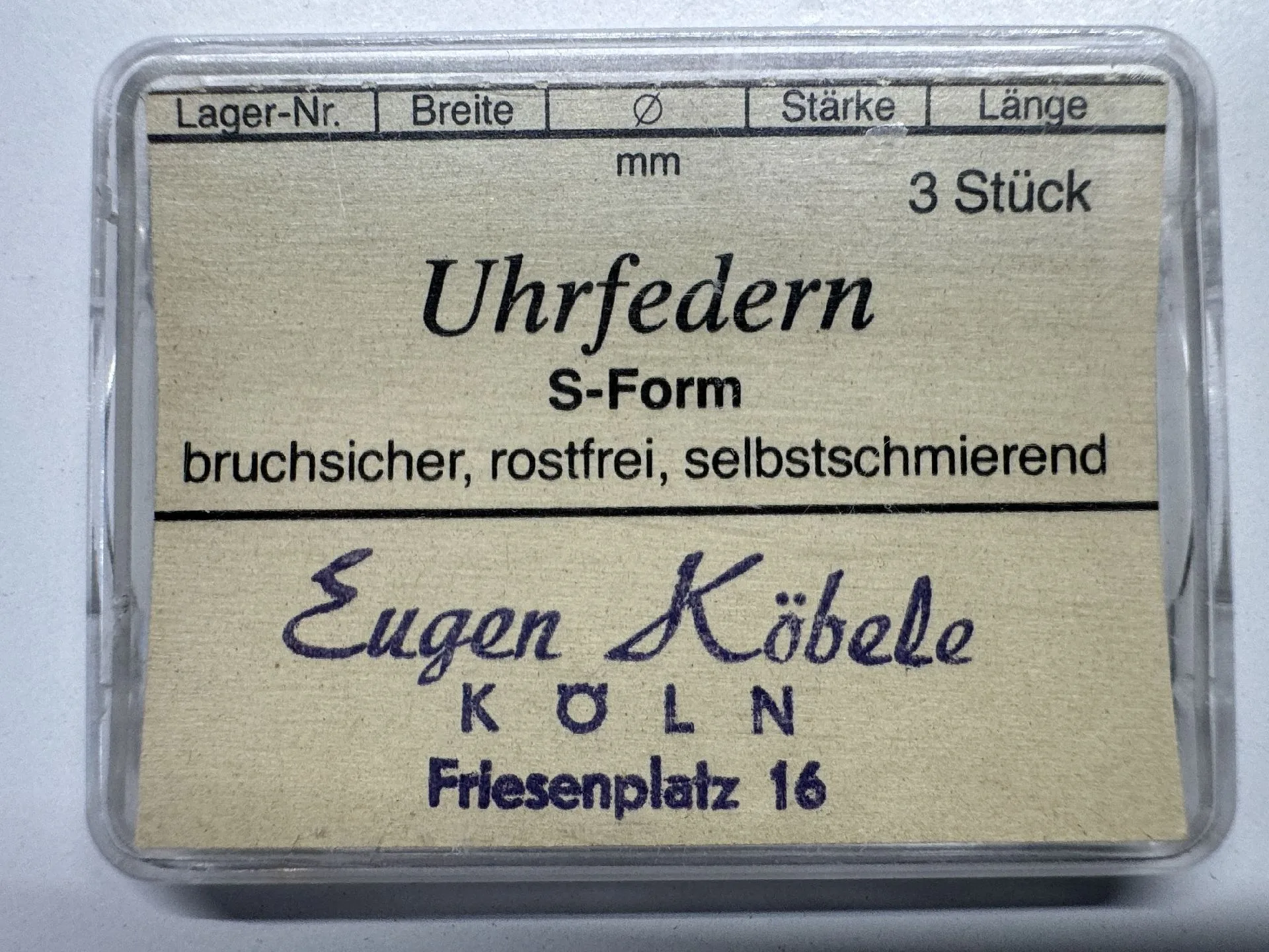 Uhrfedern S-Form Verpackung mit drei S-förmigen Uhrfedern für Uhren, bruchsicher und rostfrei.