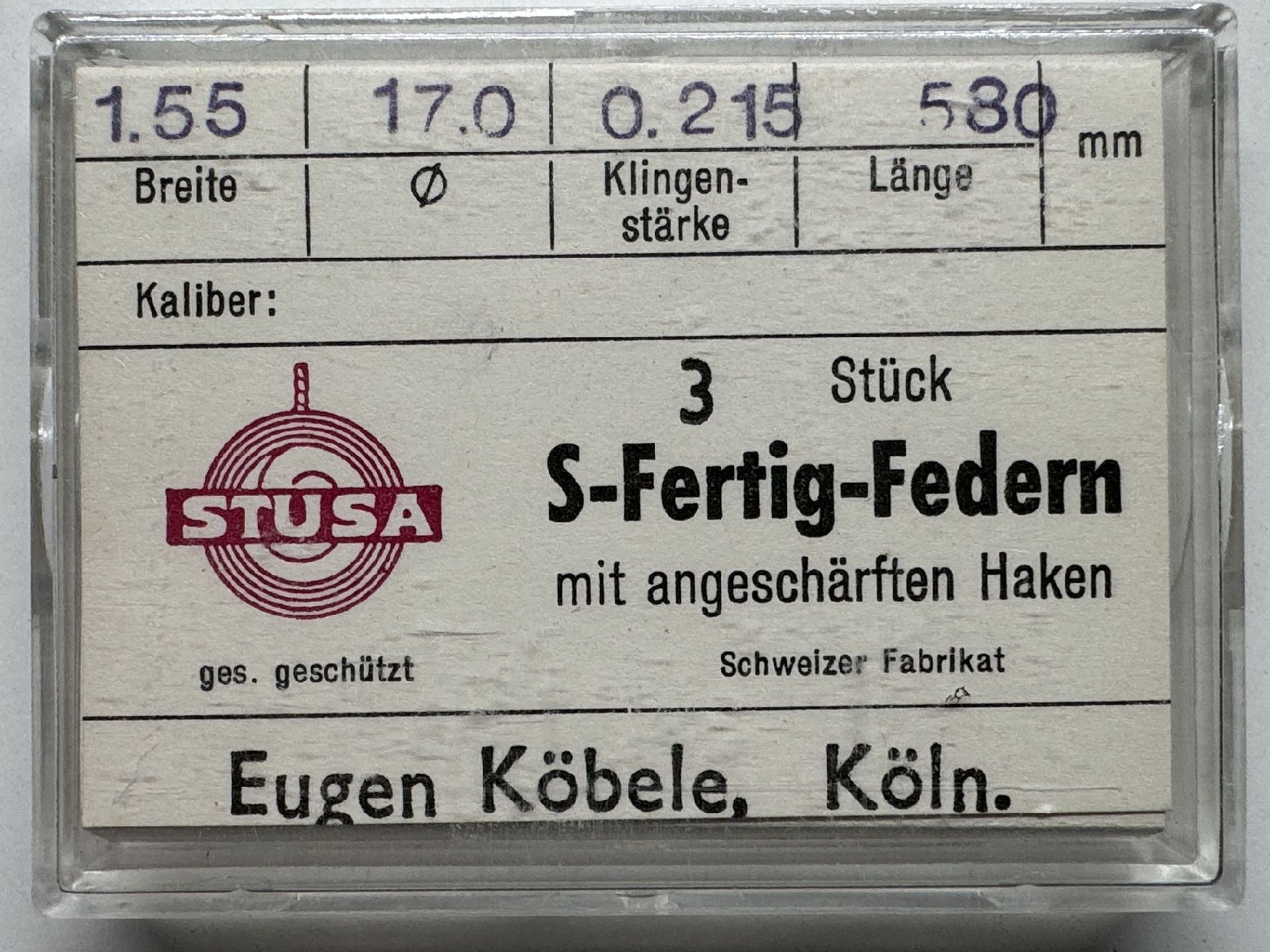 Verpackung mit drei S-Fertig-Federn für Uhren mit angeschärften Haken.