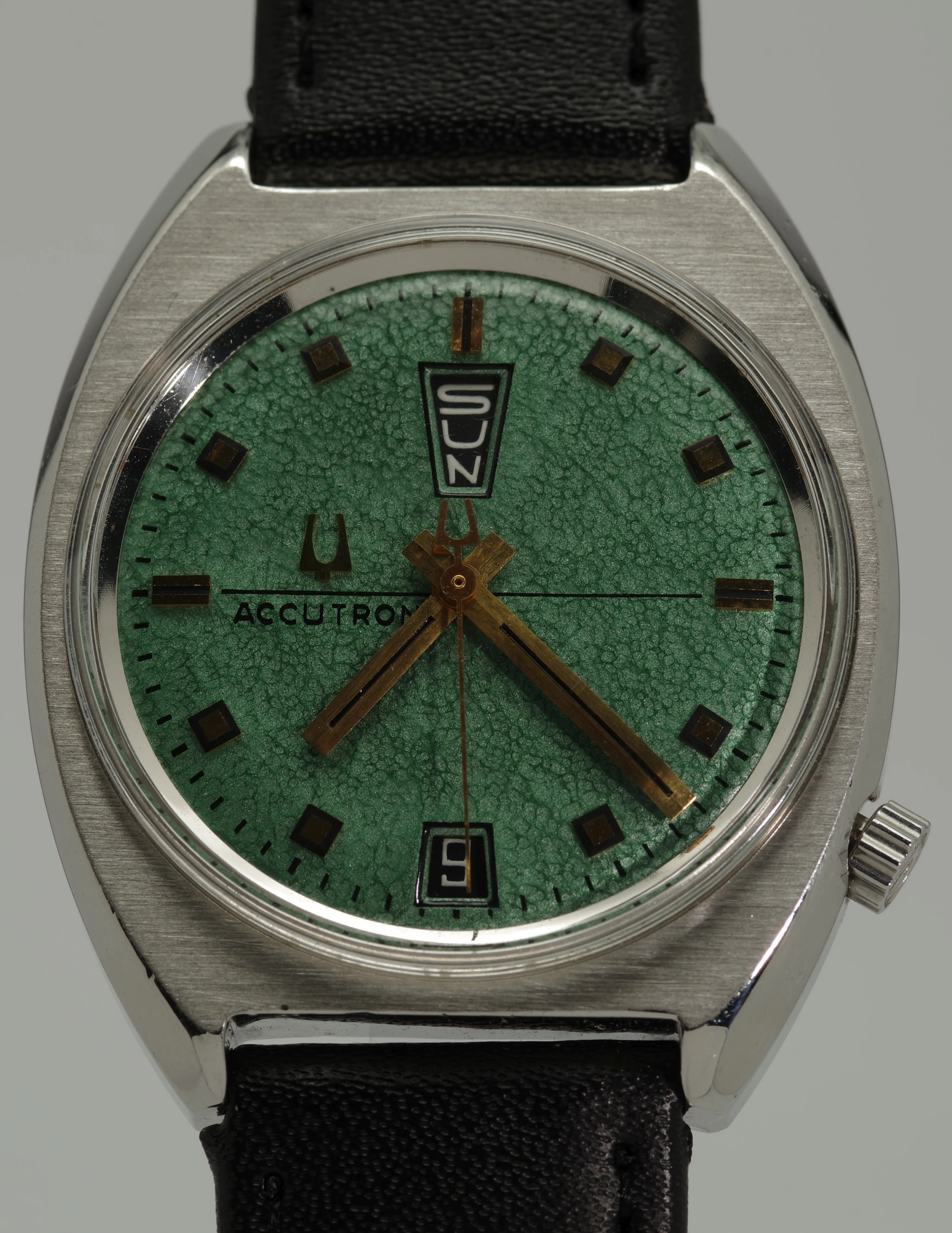 Bulova Accutron Day Date Jade 1973 Cal. 2182 1.35V