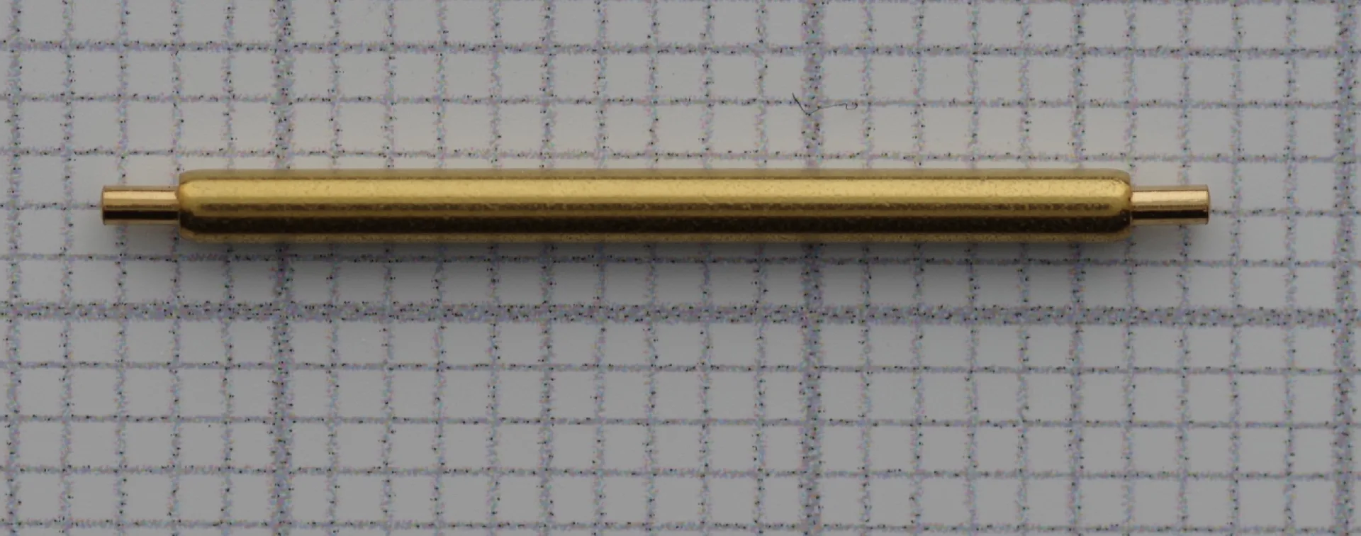 Goldfarbener Federsteg für Uhrenarmbänder mit einer Länge von 20 Millimetern.
